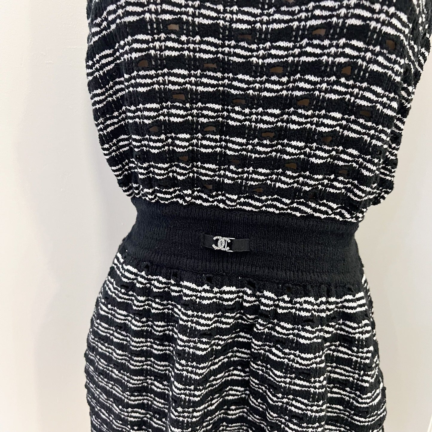Chanel Sleeveless Knit Mini Dress in Black and White (Model: )
