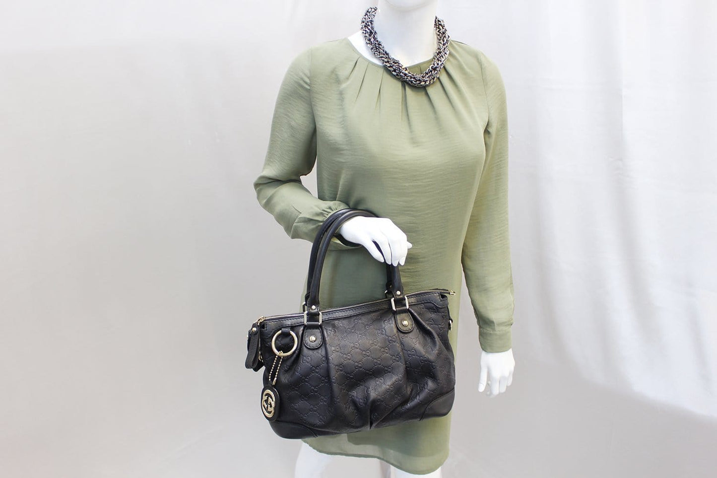 Gucci Sukey ssima Top Handle Satchel Bag Black Travel Bag