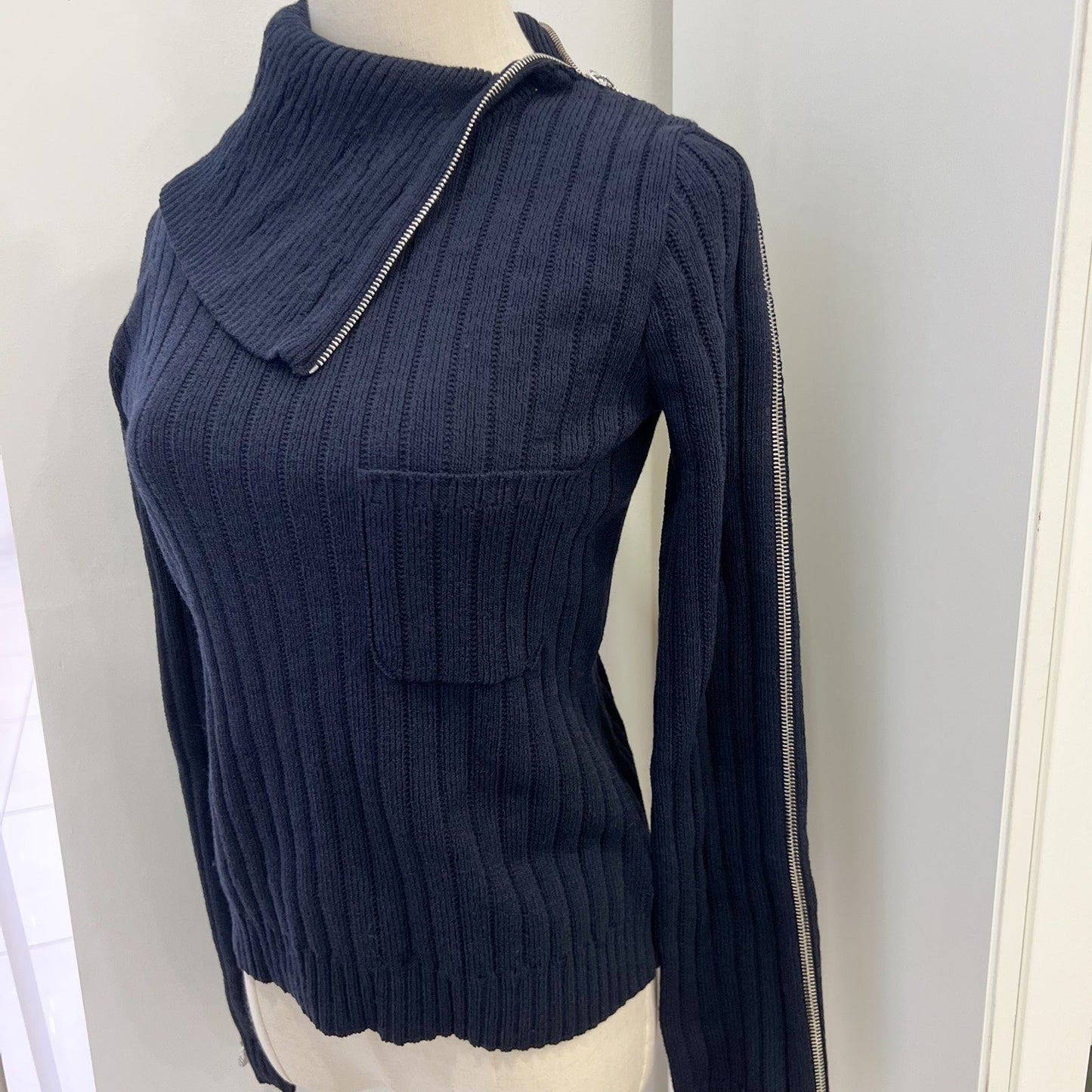 Chanel Knitted Pullover with Zipper and Charms in Navy Wool and Polyamide (Model: ) Accessory