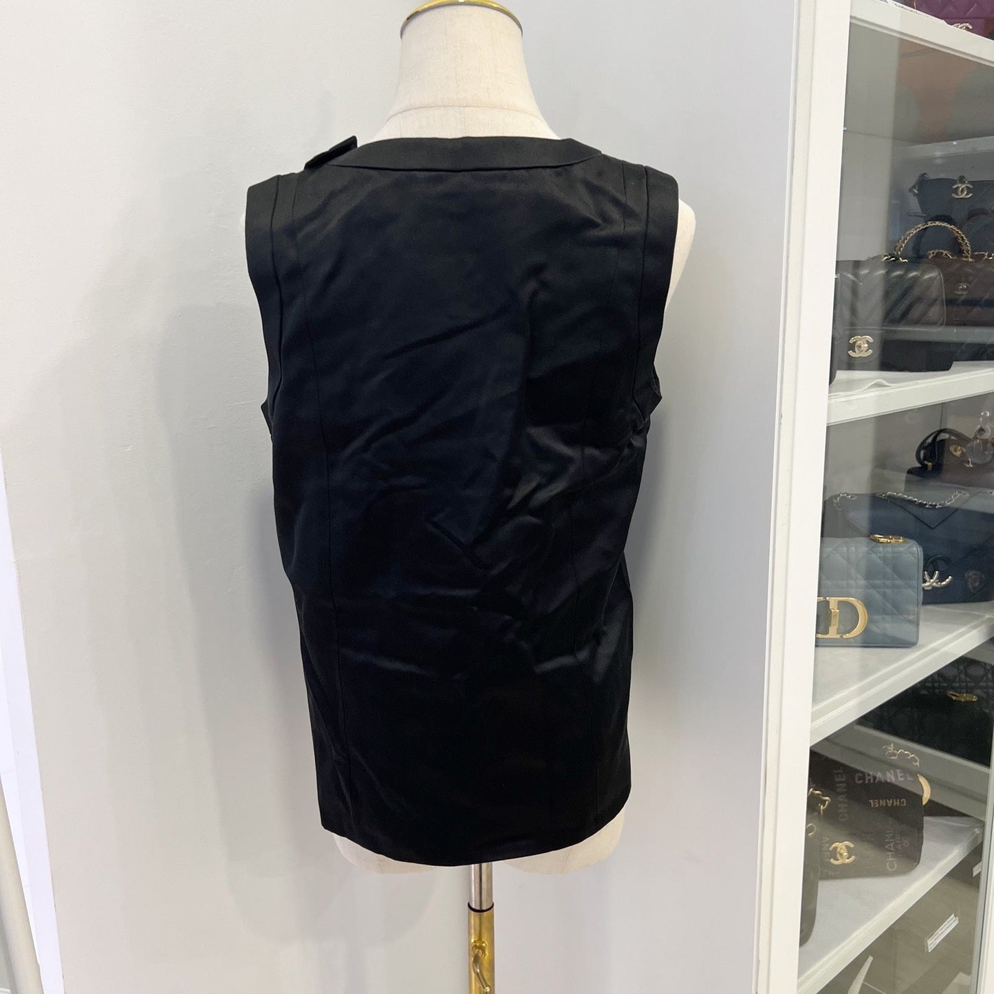 Chanel Sleeveless Blo / Top in Black 100% Silk with Gold Buttons (Model: ) Accessory