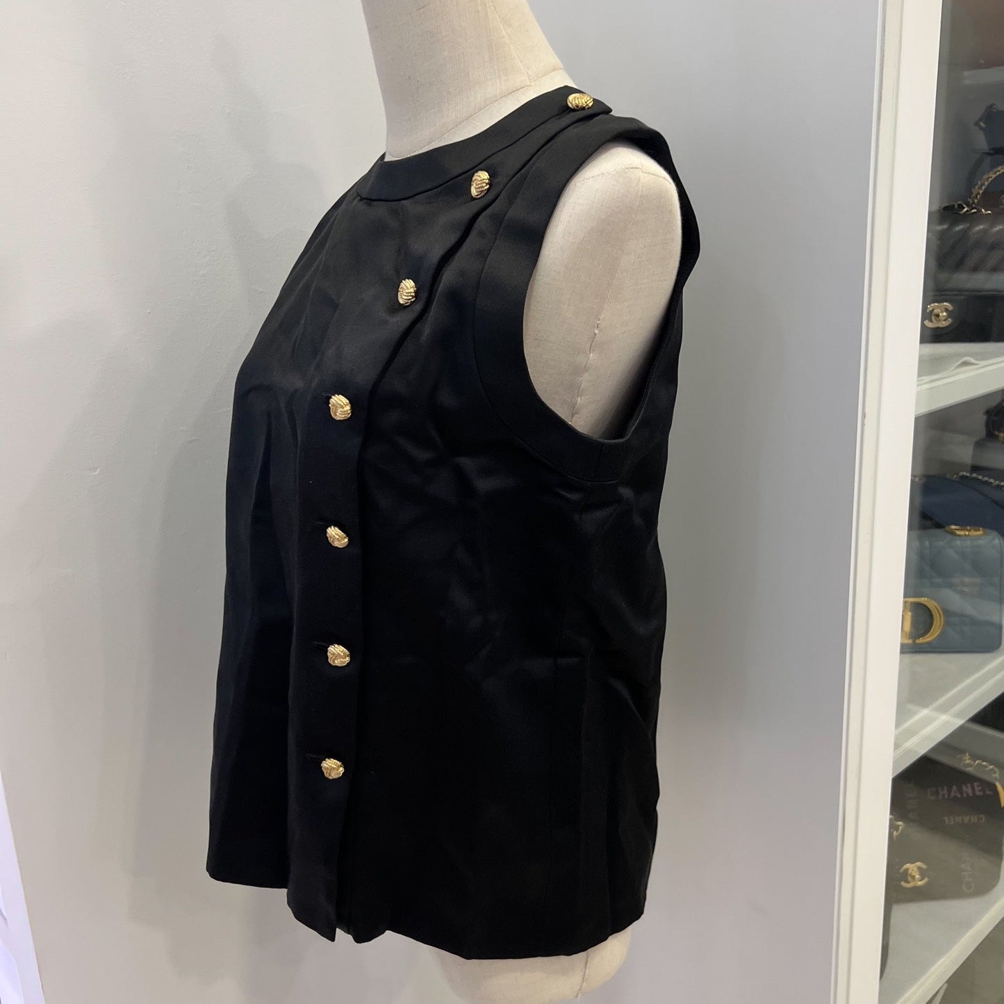 Chanel Sleeveless Blo / Top in Black 100% Silk with Gold Buttons (Model: ) Accessory