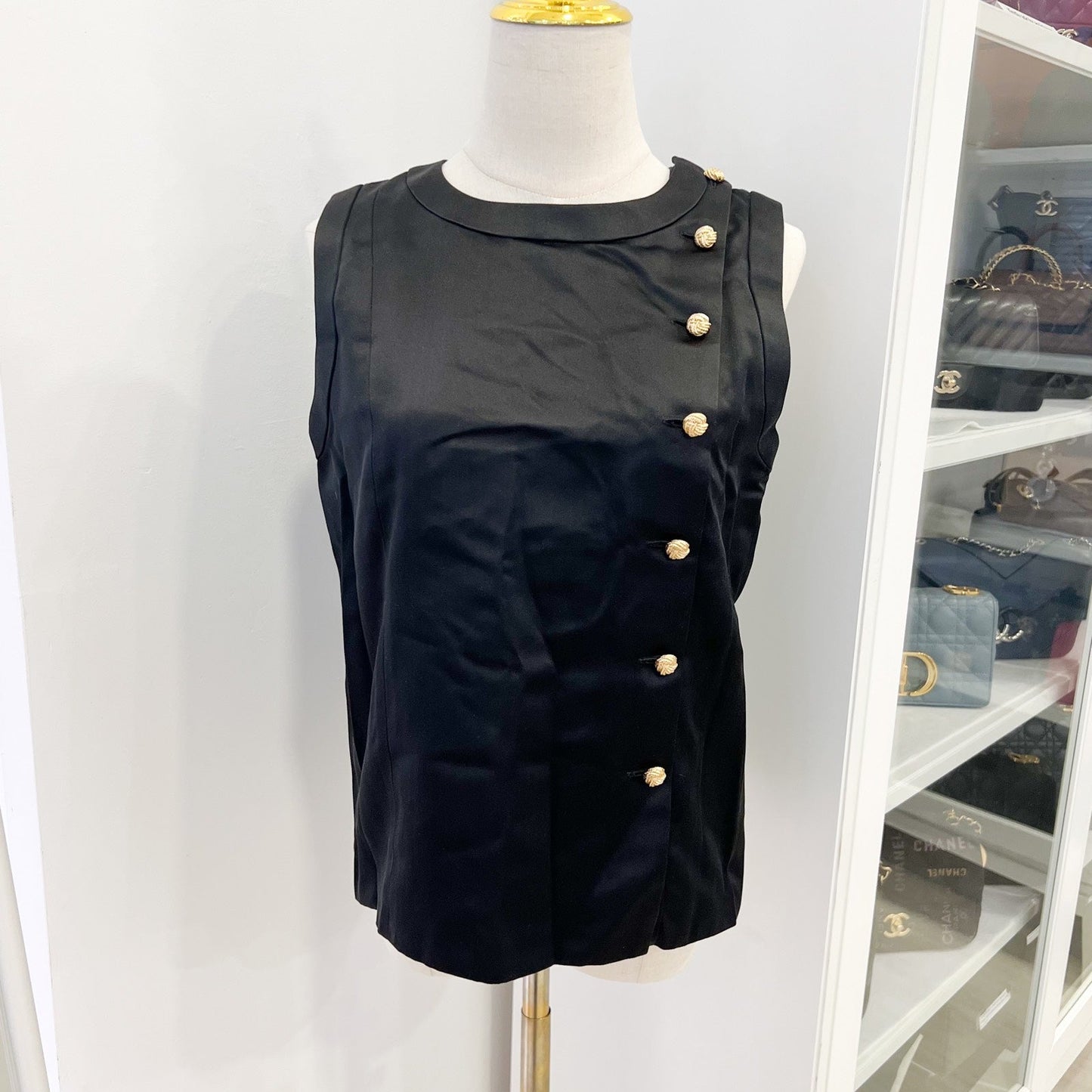 Chanel Sleeveless Blo / Top in Black 100% Silk with Gold Buttons (Model: ) Accessory