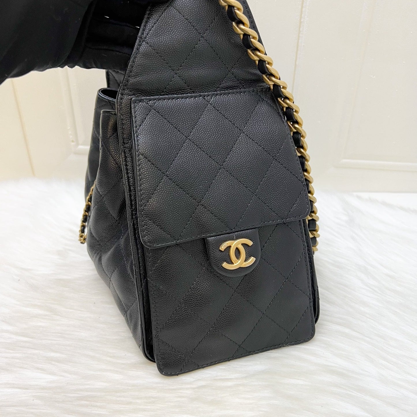 25 Small Hobo Bag in Black Caviar and AGHW (Model: ) Signature