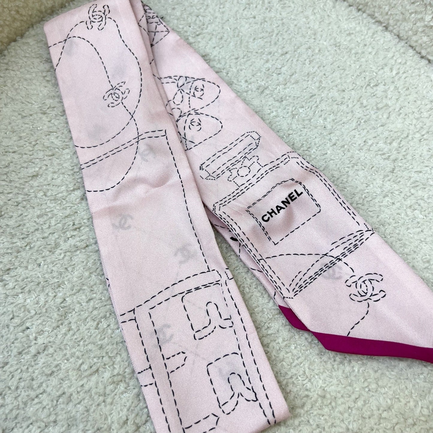 Chanel Scarf / Twilly in Pink Silk (Ref: 8385)