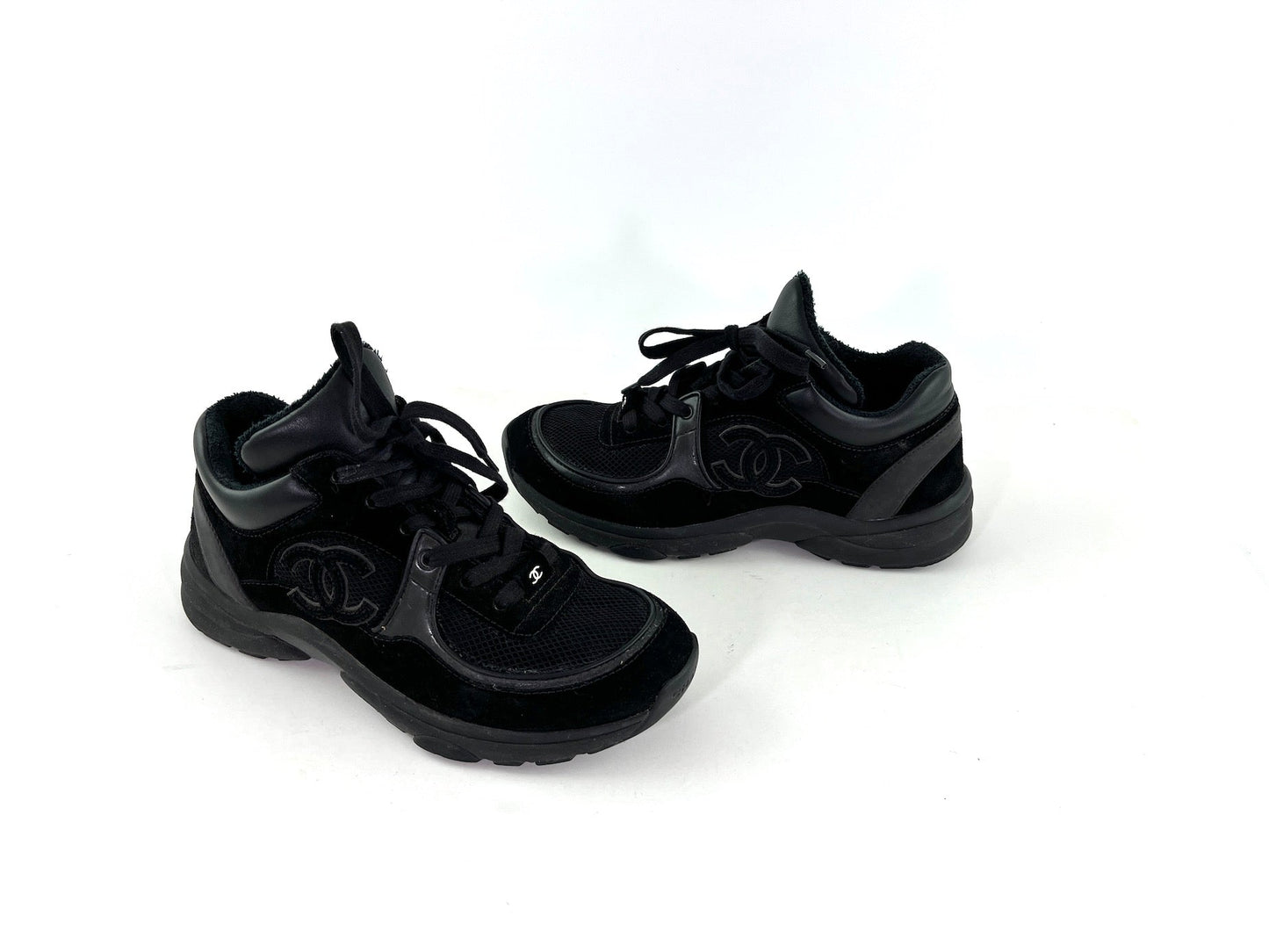 Chanel Black 2020 Interlocking CC Logo Sneakers 39 8
