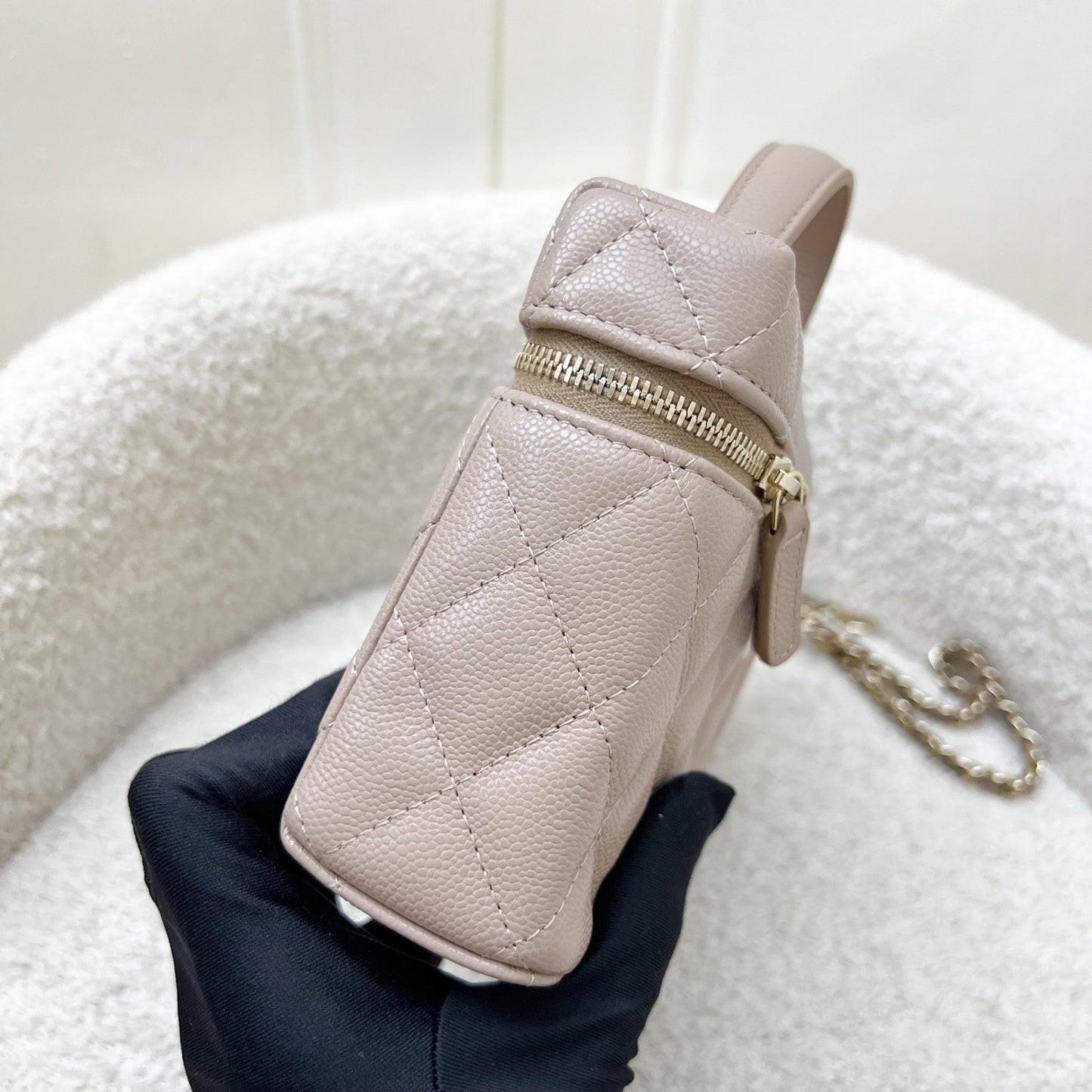 Chanel [BN - Local Full Set - Dec 2025] Vanity / Clutch with Chain (LP Style Bag) in Beige Caviar and LGHW (Model: )