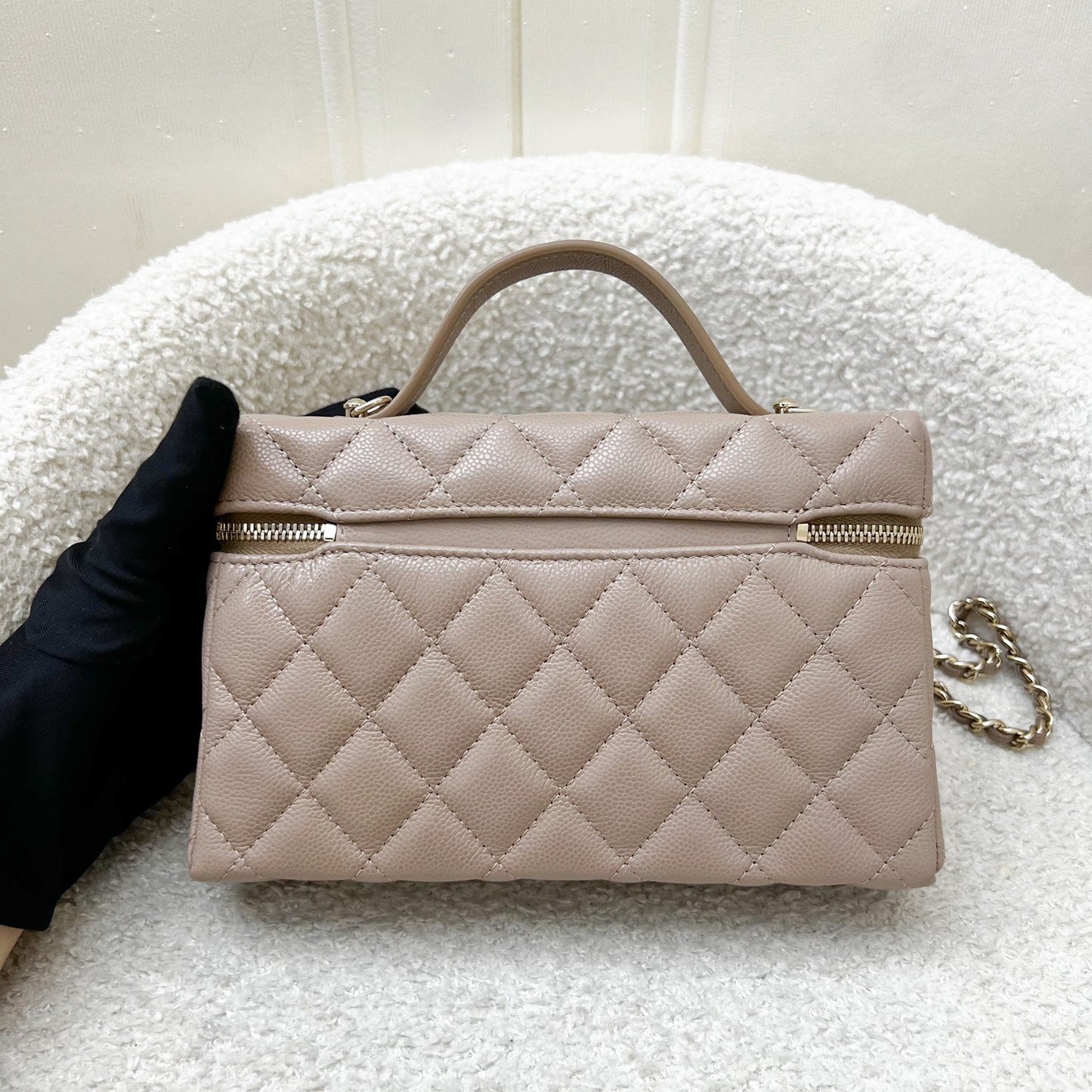 Chanel [BN - Local Full Set - Dec 2025] Vanity / Clutch with Chain (LP Style Bag) in Beige Caviar and LGHW (Model: )