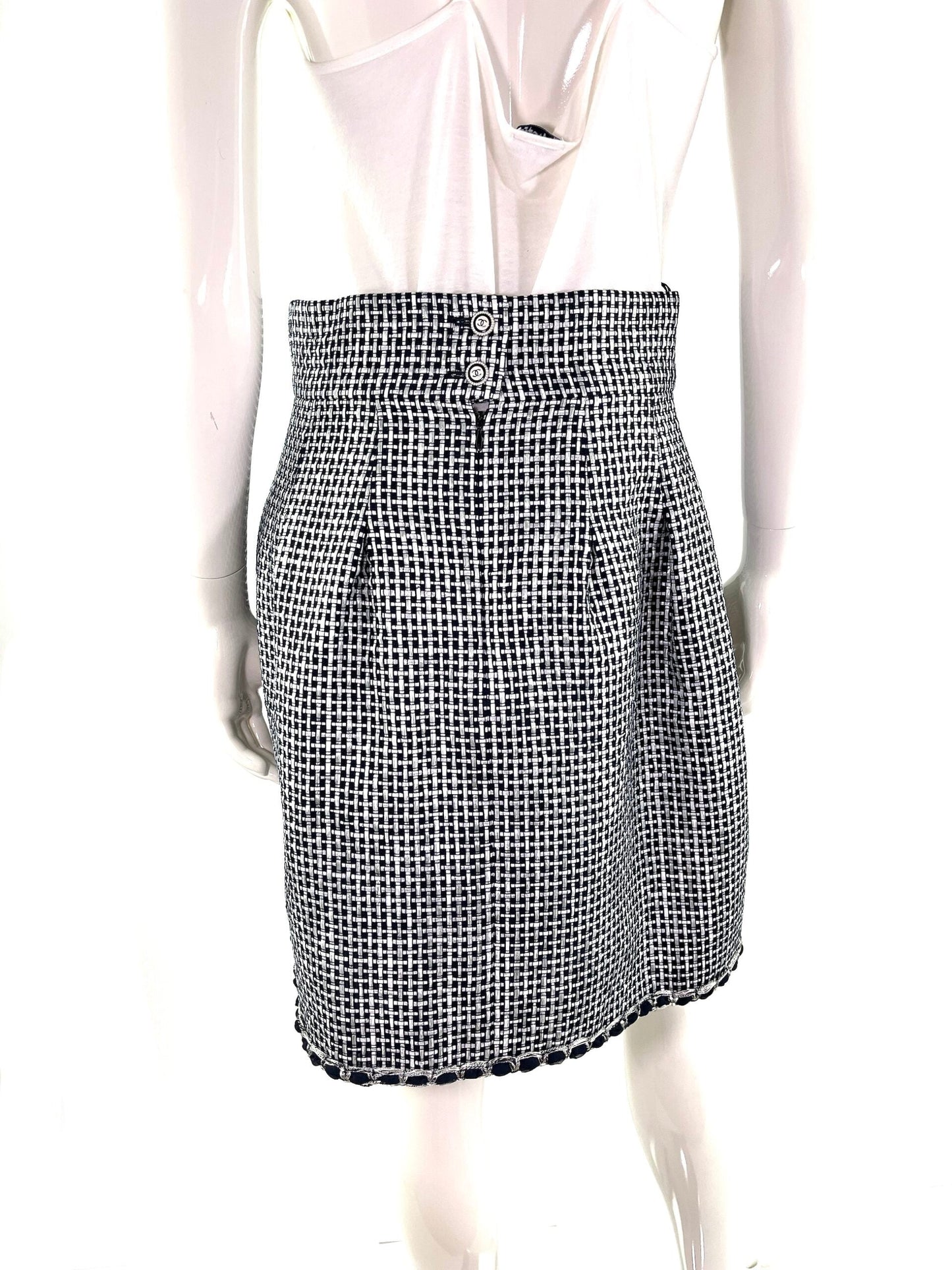 Chanel New Black White A Line Knee Length Skirt 42 6