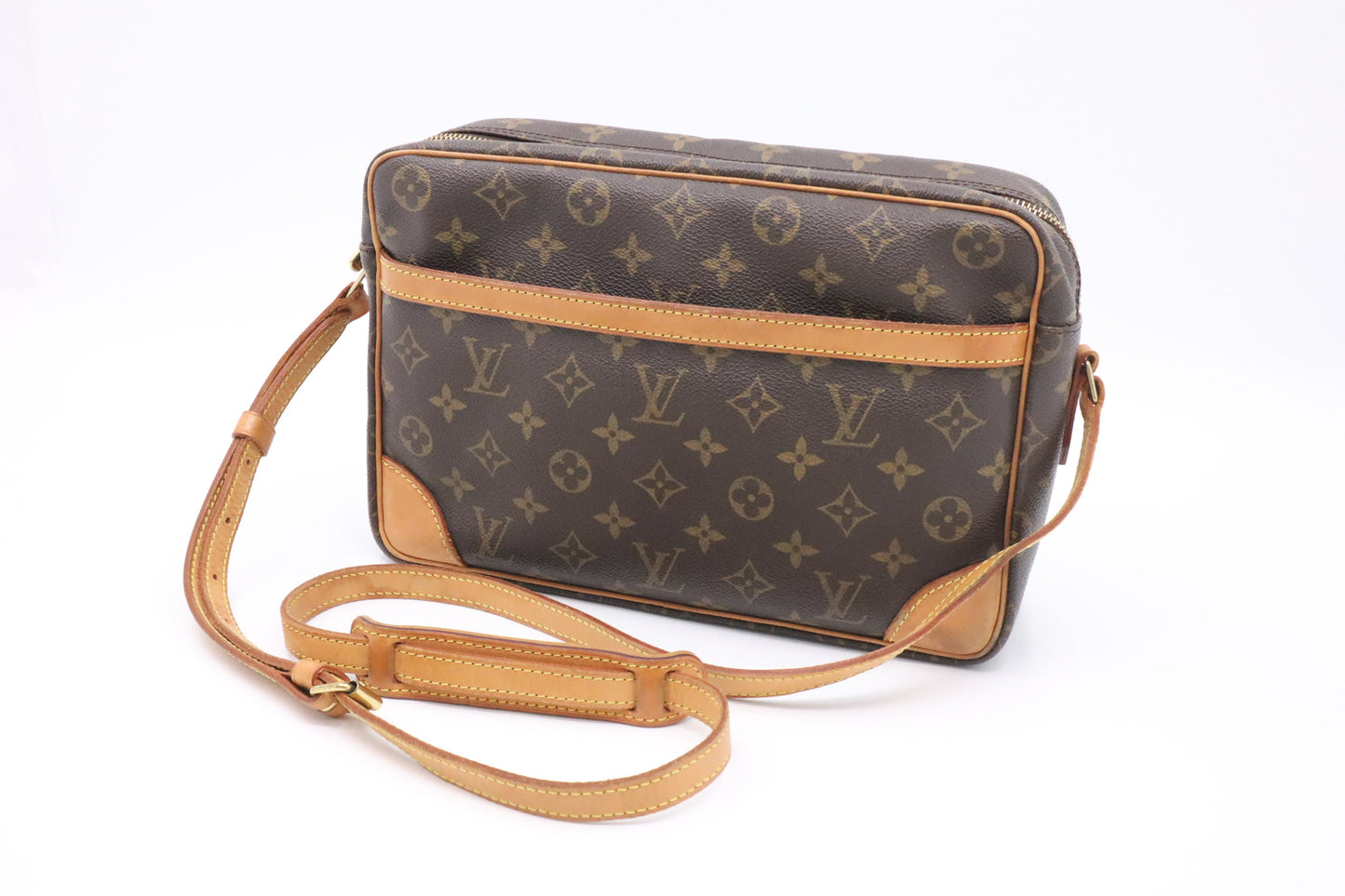 Louis Vuitton Trocadero 29 Monogram Canvas Handbag