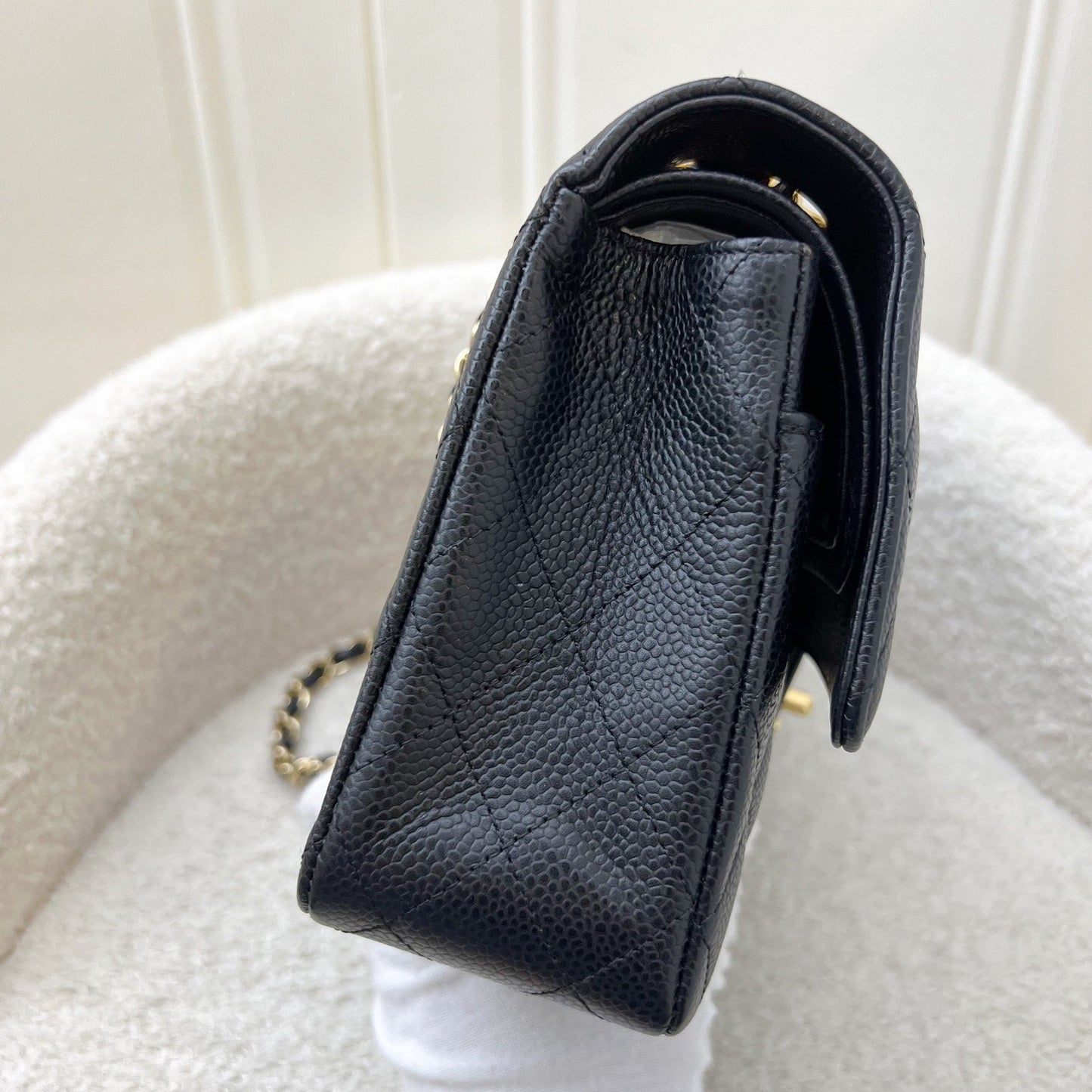 Medium Classic Flap CF in Black Caviar and GHW Accessory Classic