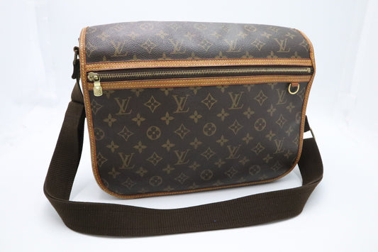 Louis Vuitton Messenger Bosphore MM Monogram Canvas Crossbody Bag
