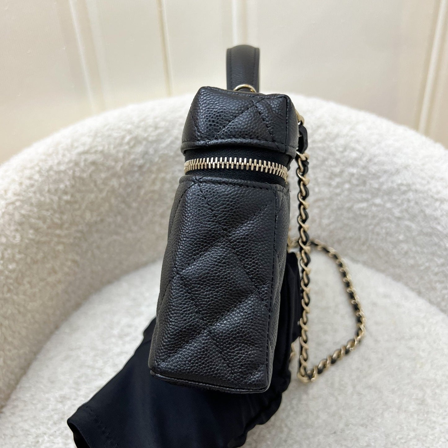 Chanel [Brand New - Local Full Set] Vanity / Clutch with Chain (LP Style Bag) in Black Caviar and LGHW (Model: )