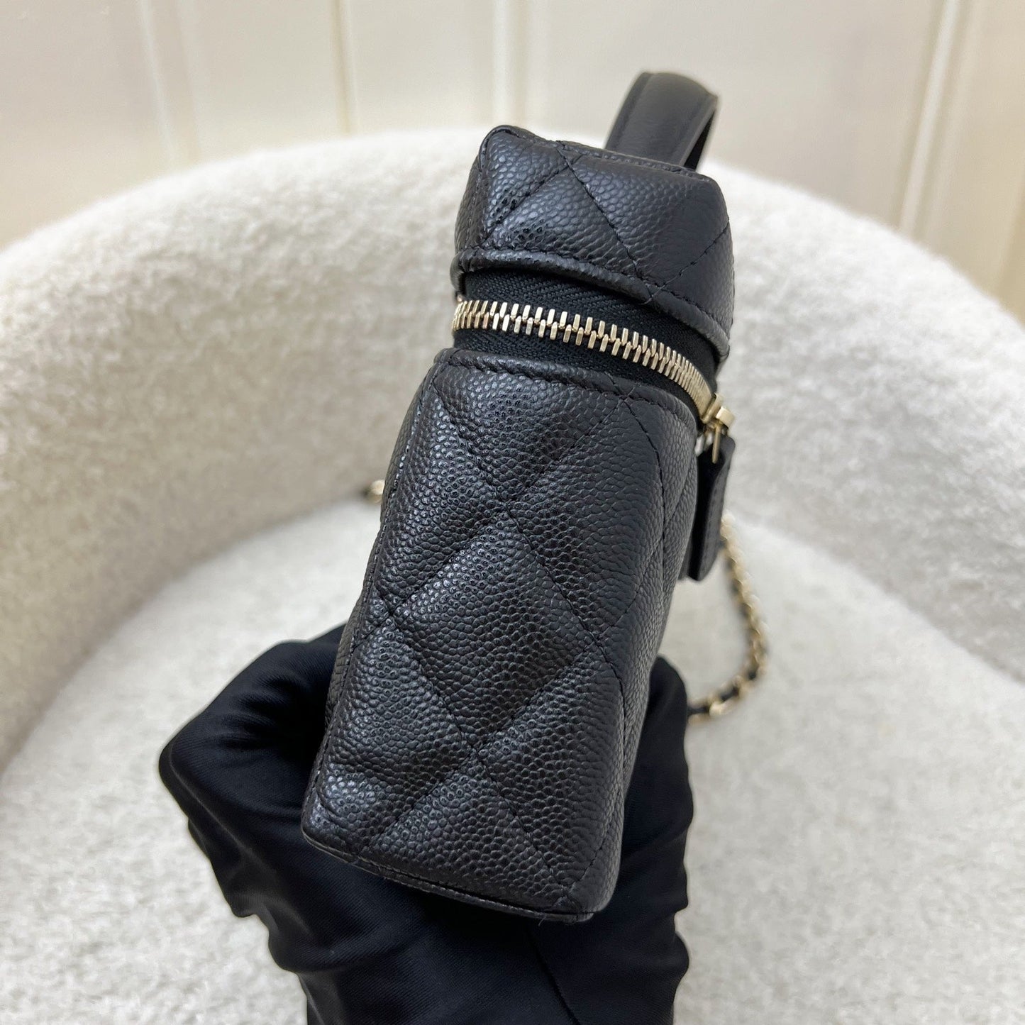 Chanel [Brand New - Local Full Set] Vanity / Clutch with Chain (LP Style Bag) in Black Caviar and LGHW (Model: )