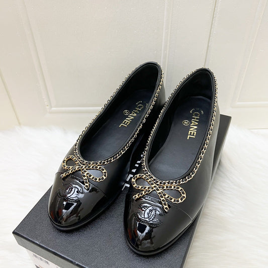 Chanel Classic Ballerina Pumps with Gold Tone Chain Details in Black Lambskin and Black Patent Calfskin Sz 39 (Model: )