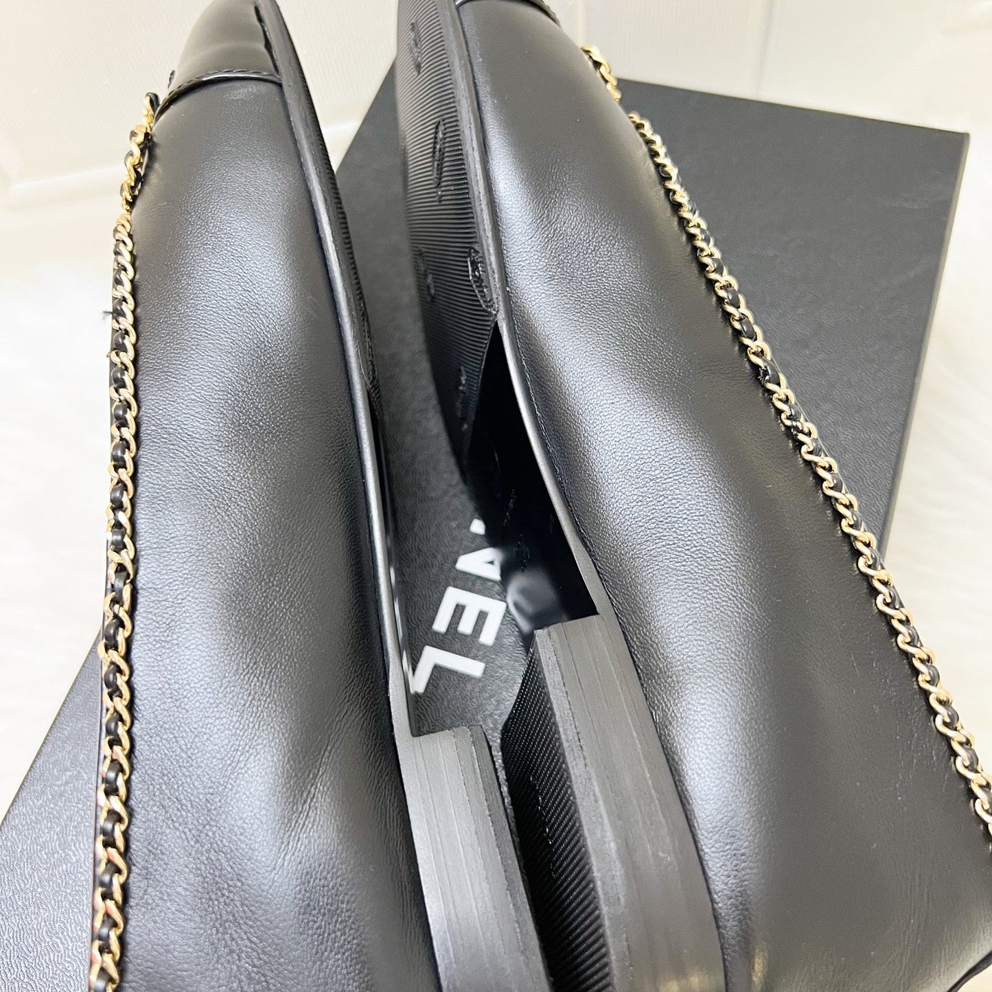 Chanel Classic Ballerina Pumps with Gold Tone Chain Details in Black Lambskin and Black Patent Calfskin Sz 39 (Model: )