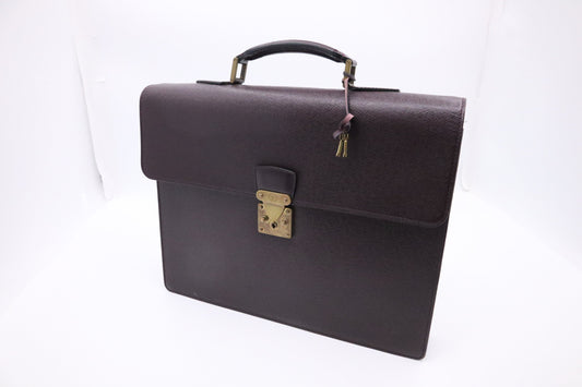 Louis Vuitton Serviette Moskova Purple Taiga Leather Handbag