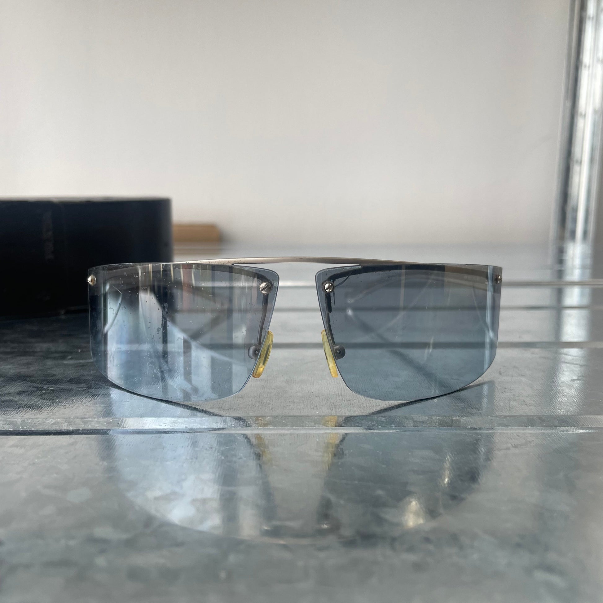 Prada Handbag Light & 00s Frame Sunglasses Metal Blue Silver