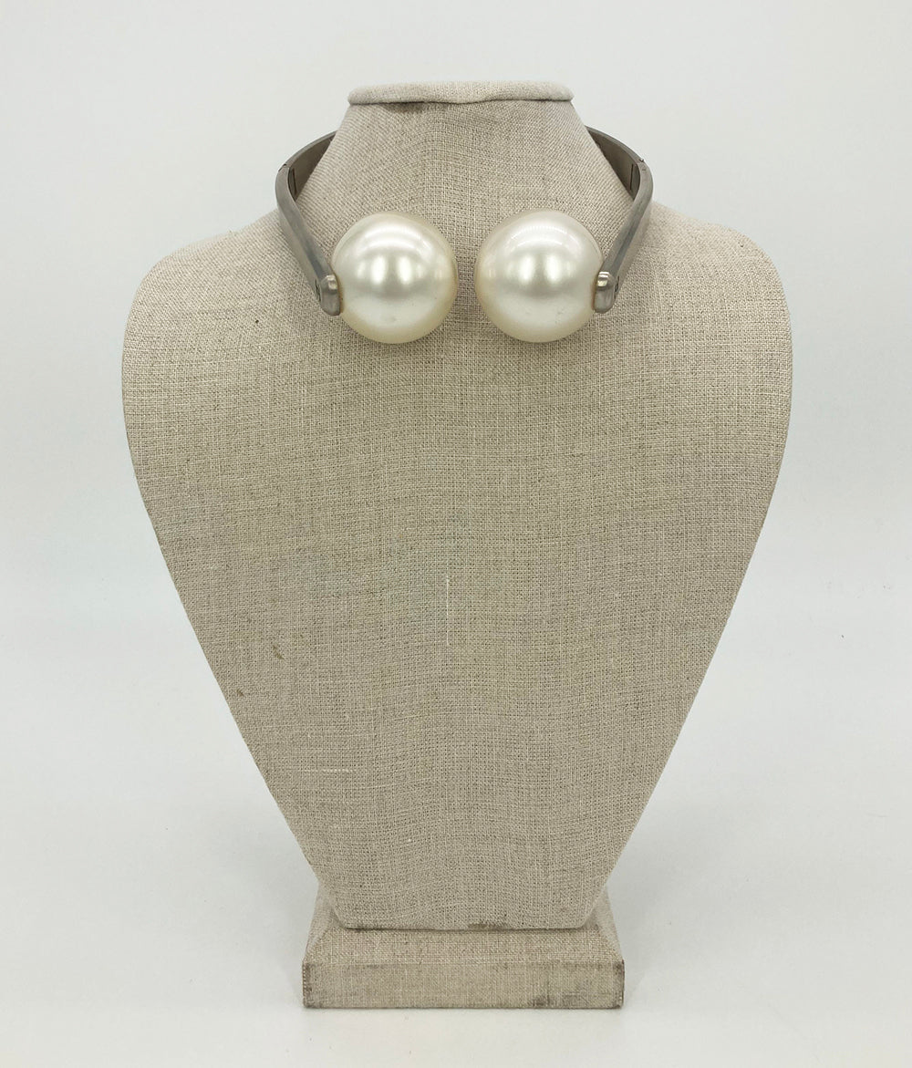 Chanel RARE Pearl Ball Choker with Box