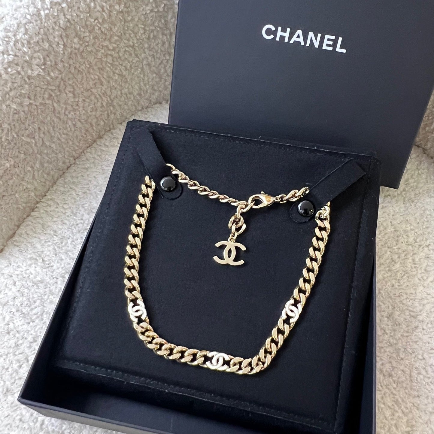 Chanel Choker Necklace in LGHW (Model: )
