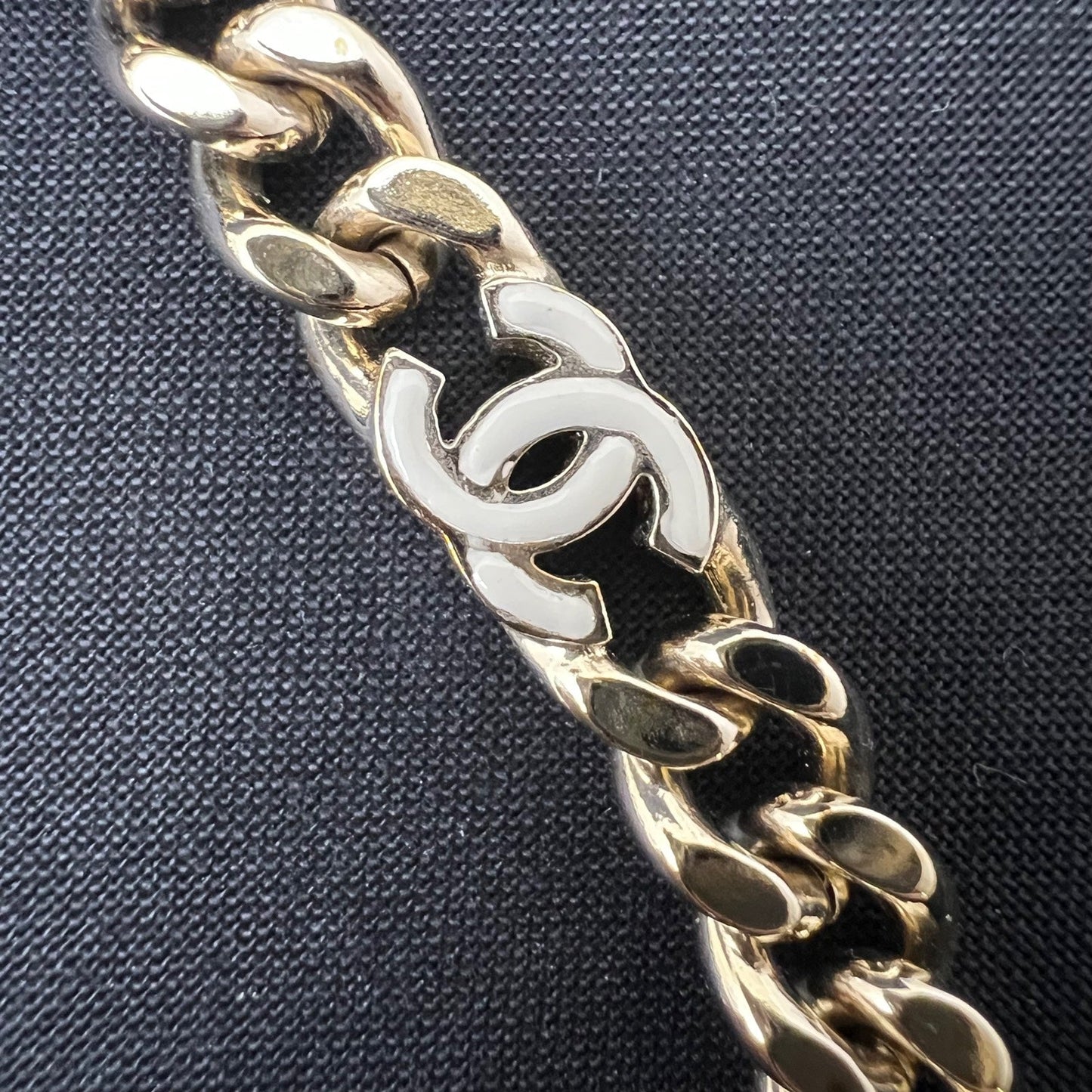 Chanel Choker Necklace in LGHW (Model: )
