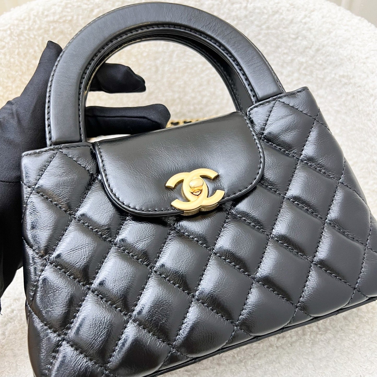 Mini / Small Kelly in Black Shiny Distressed Calfskin and AGHW (Model: ) Accessory Signature