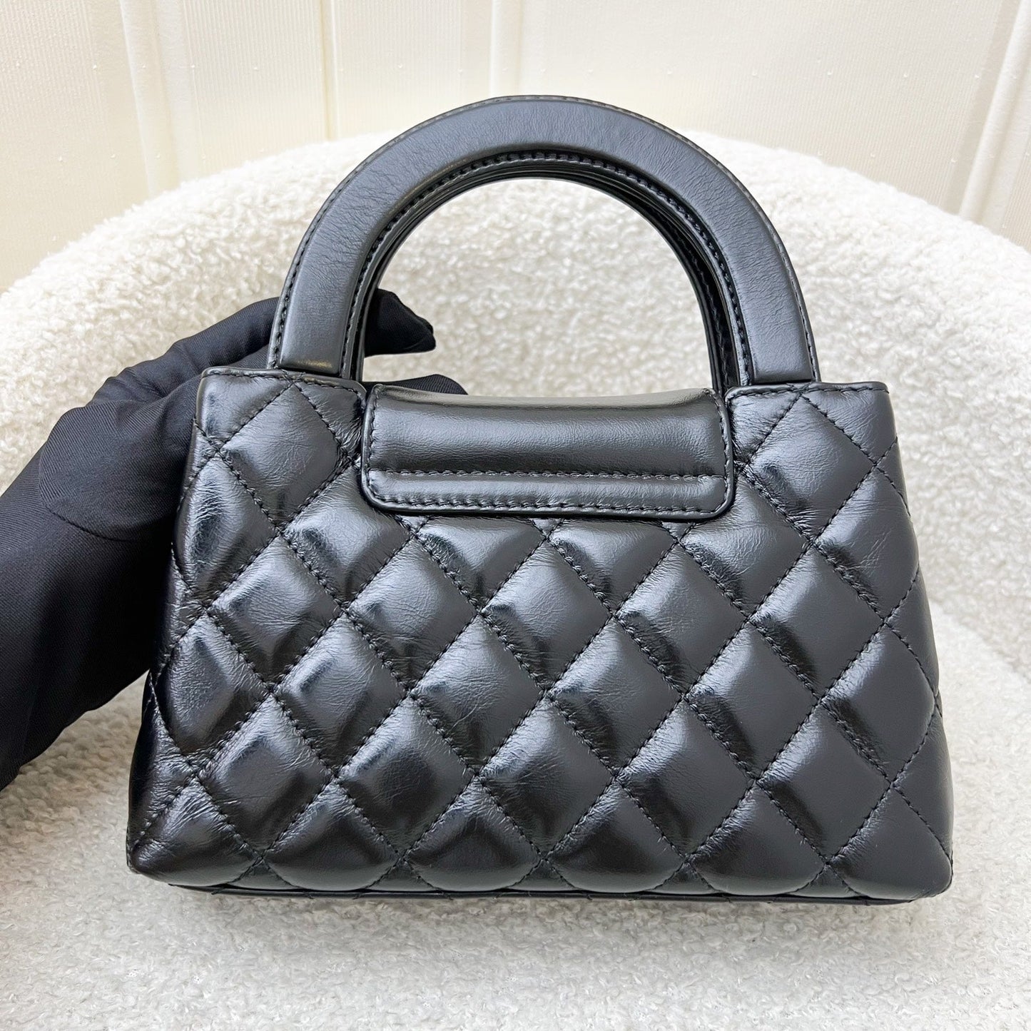 Mini / Small Kelly in Black Shiny Distressed Calfskin and AGHW (Model: ) Accessory Signature