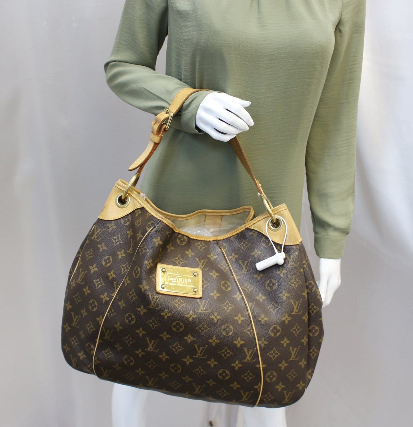 Louis Galliera Gm Shoulder Bag Canvas Monogram