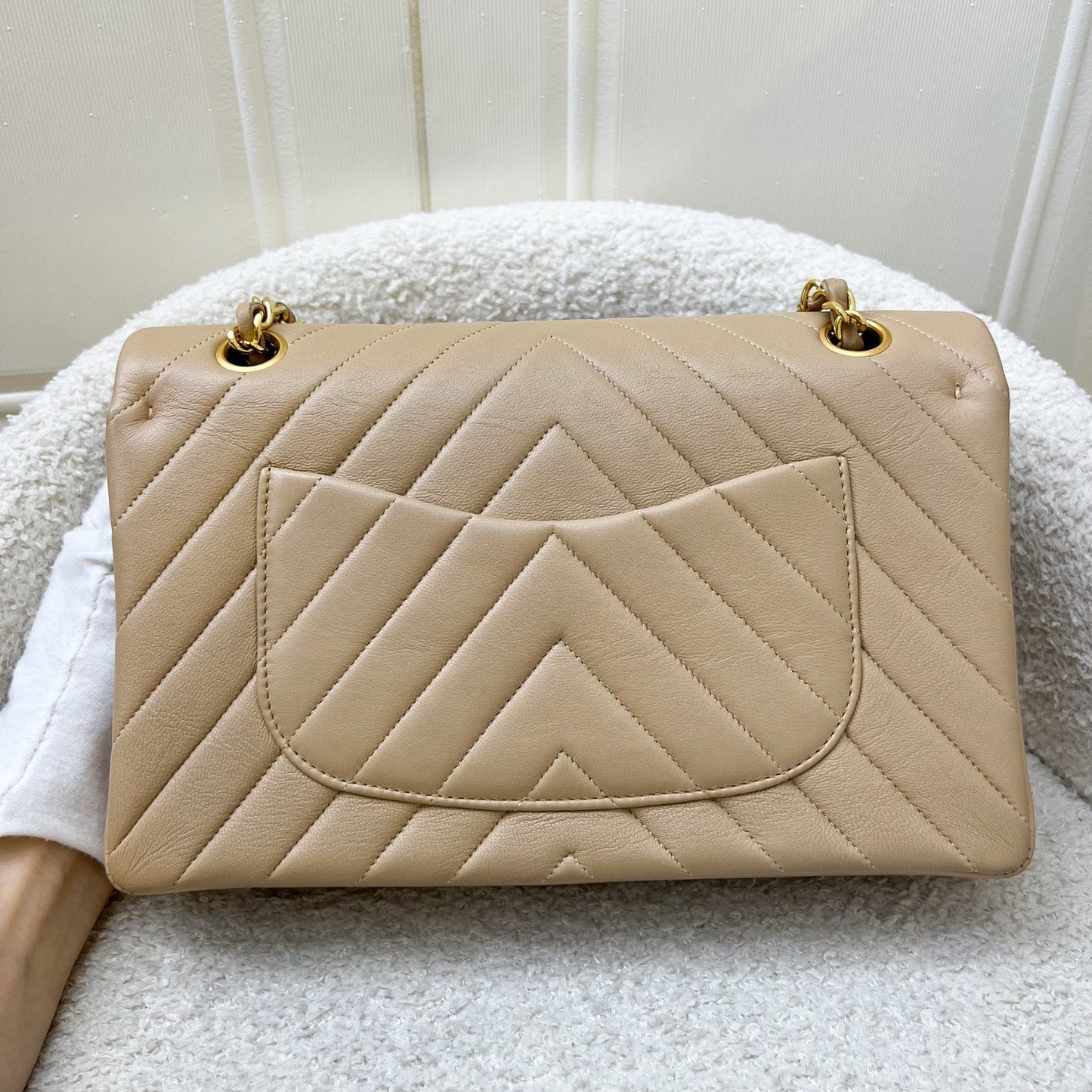 Chanel Medium Classic Flap CF in Chevron Quilted Beige Lambskin and Gold Plated HW Accessory