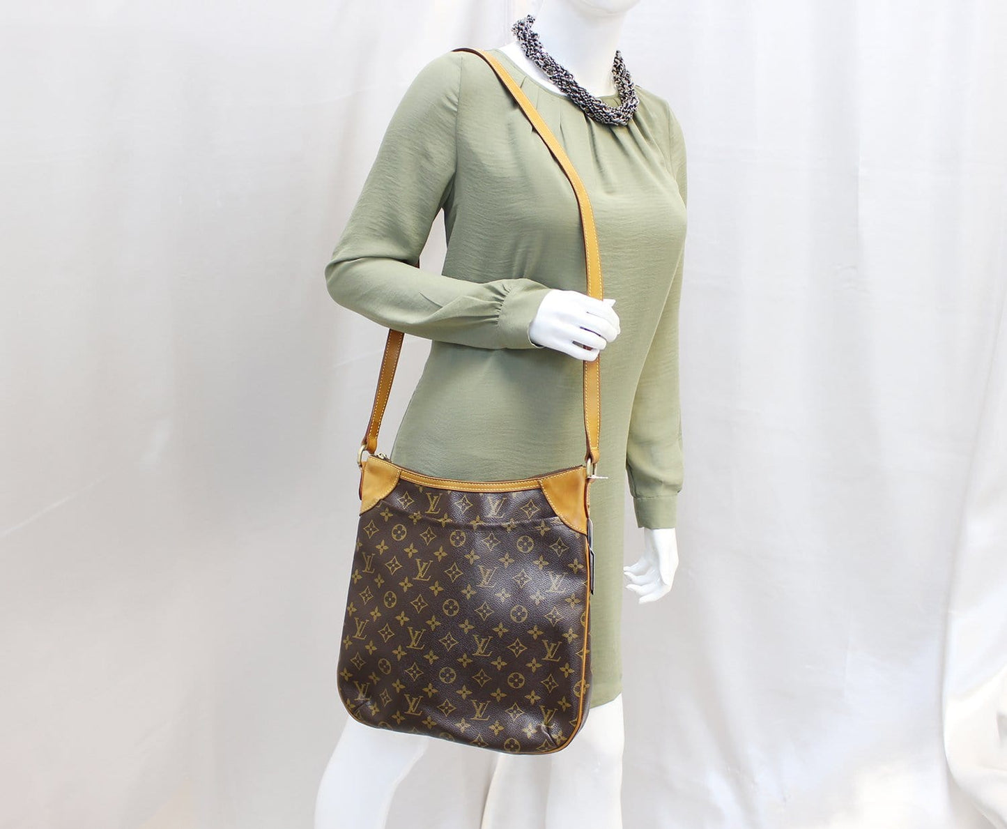 Louis Odeon Mm Crossbody Bag Canvas Monogram Bag E4530