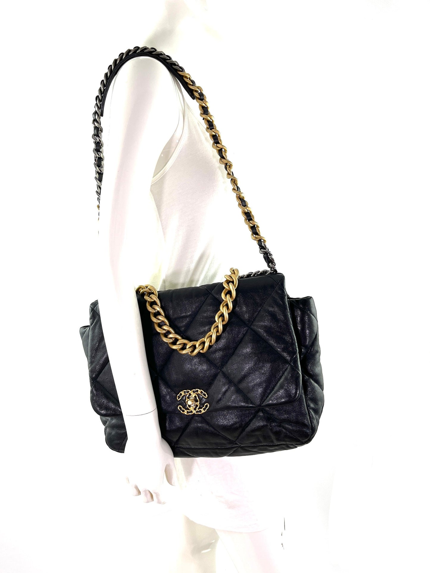 Chanel 19 Black Goatskin 2020 Chain Quilted Maxi Accessory