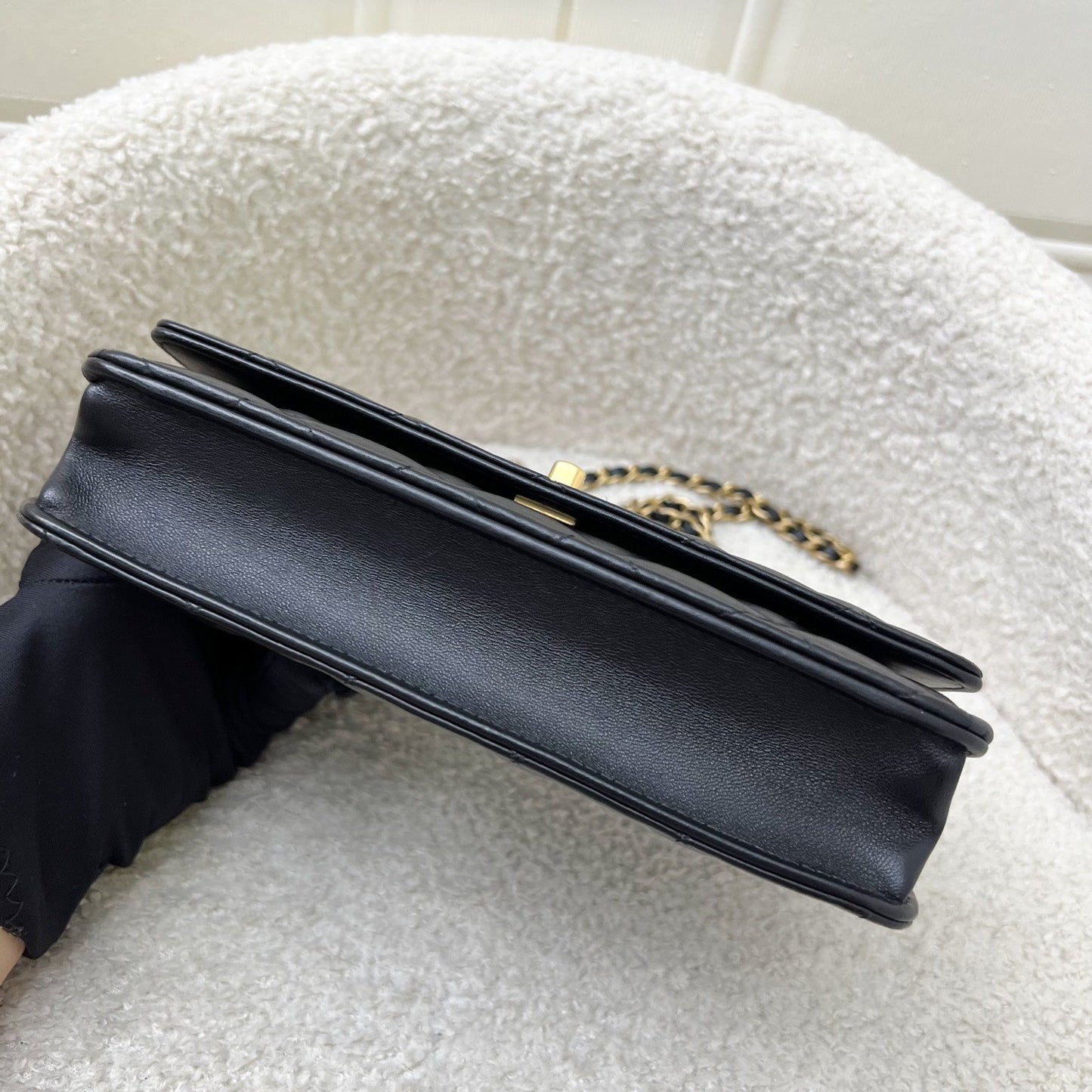 Pearl Crush Wallet on Chain WOC in Black Lambskin and AGHW (Model: ) Bag Signature