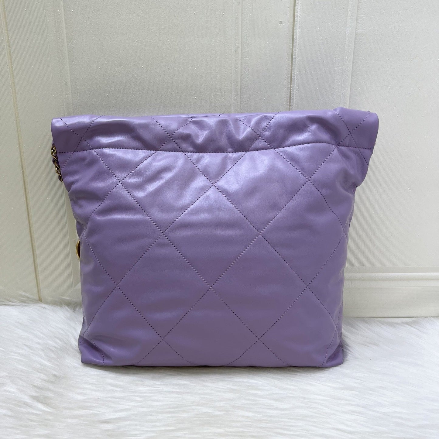 Chanel [Local Full Set - Un] 22 Small Hobo Handbag in Lilac Shiny Calfskin and AGHW (Model: )