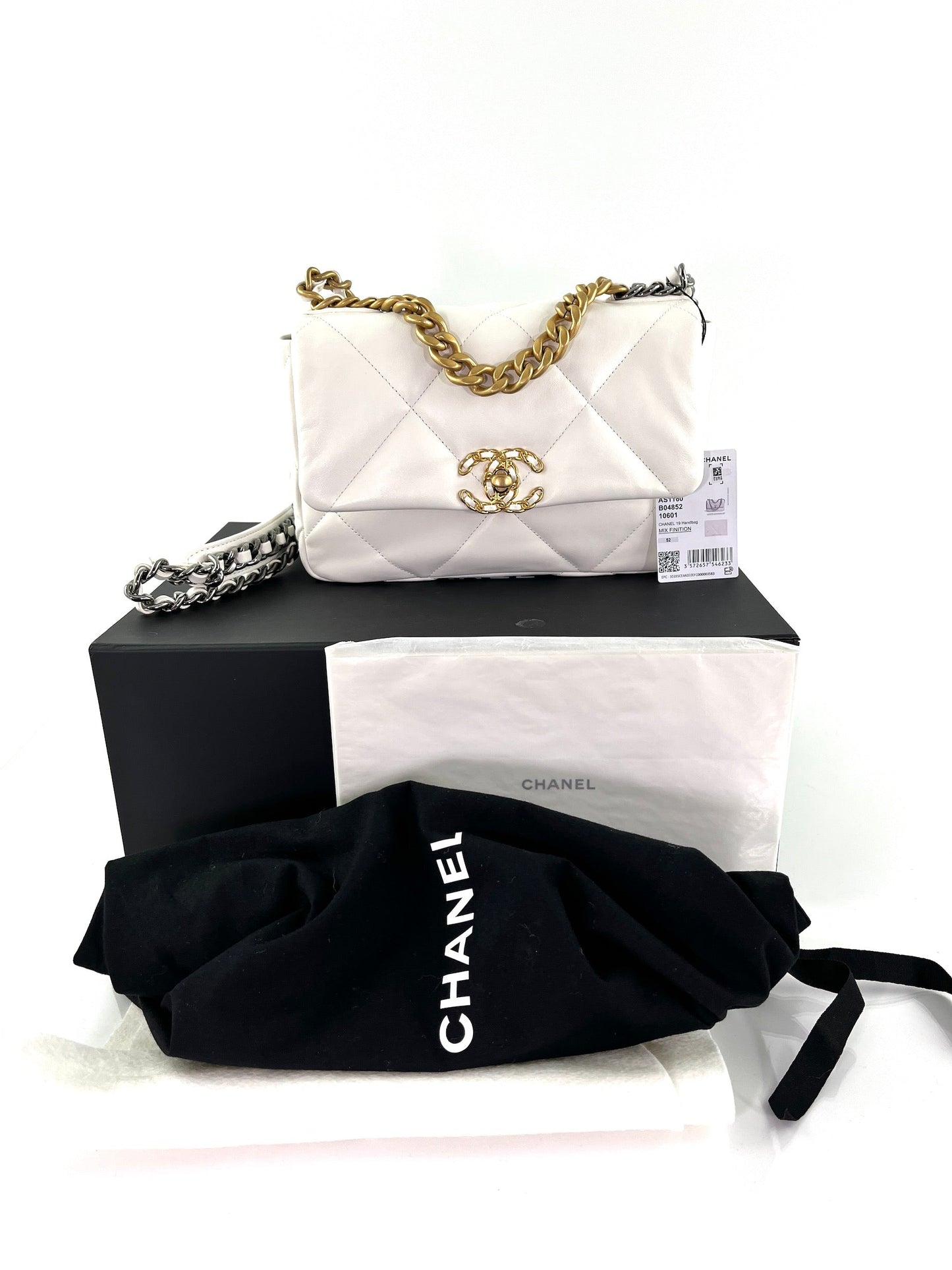 Chanel New 19 2022 White Flap Bag