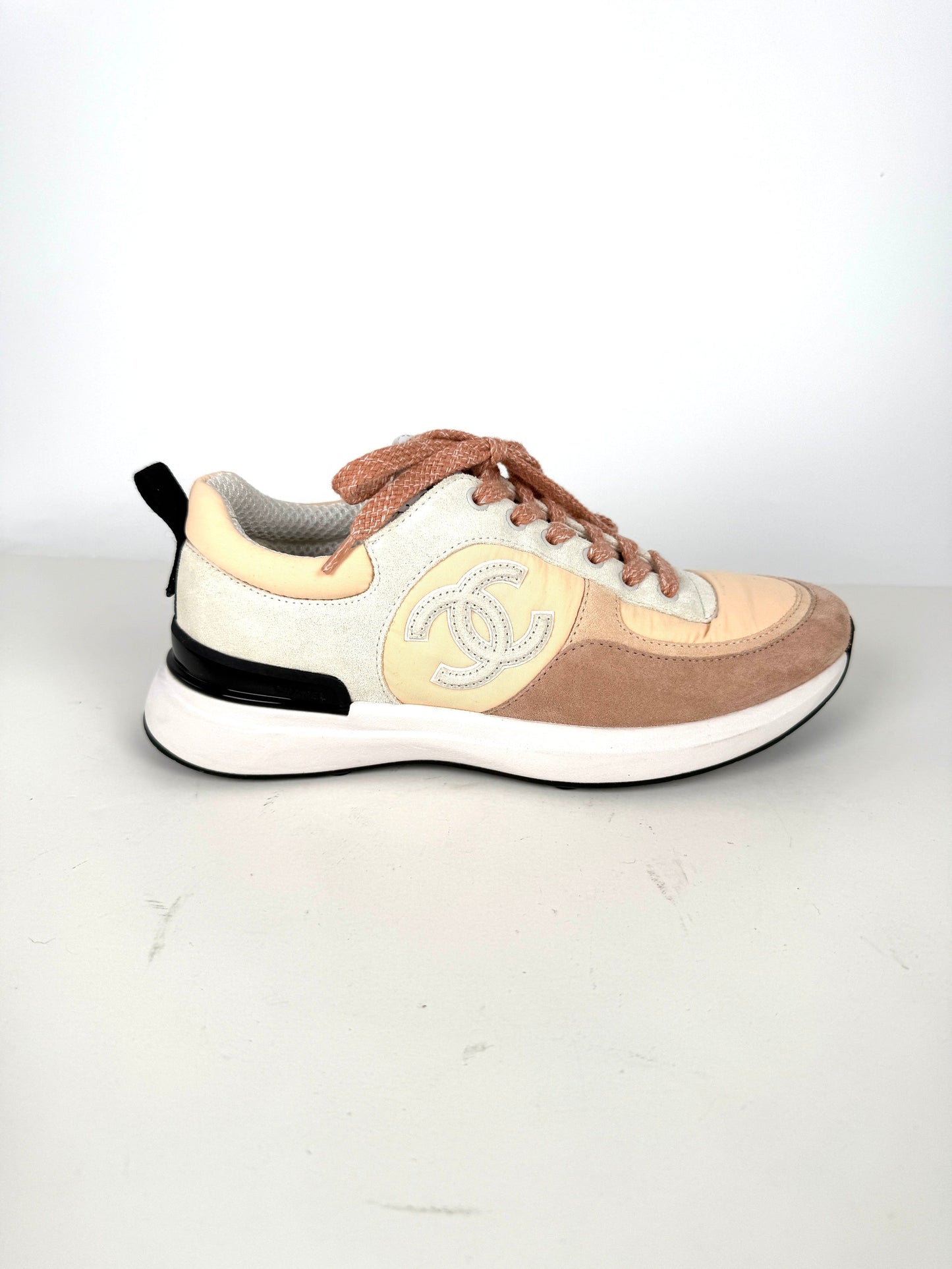 Chanel CC Interlocking Multicolor Logo Light Beige, Gray Sneakers 38, 7