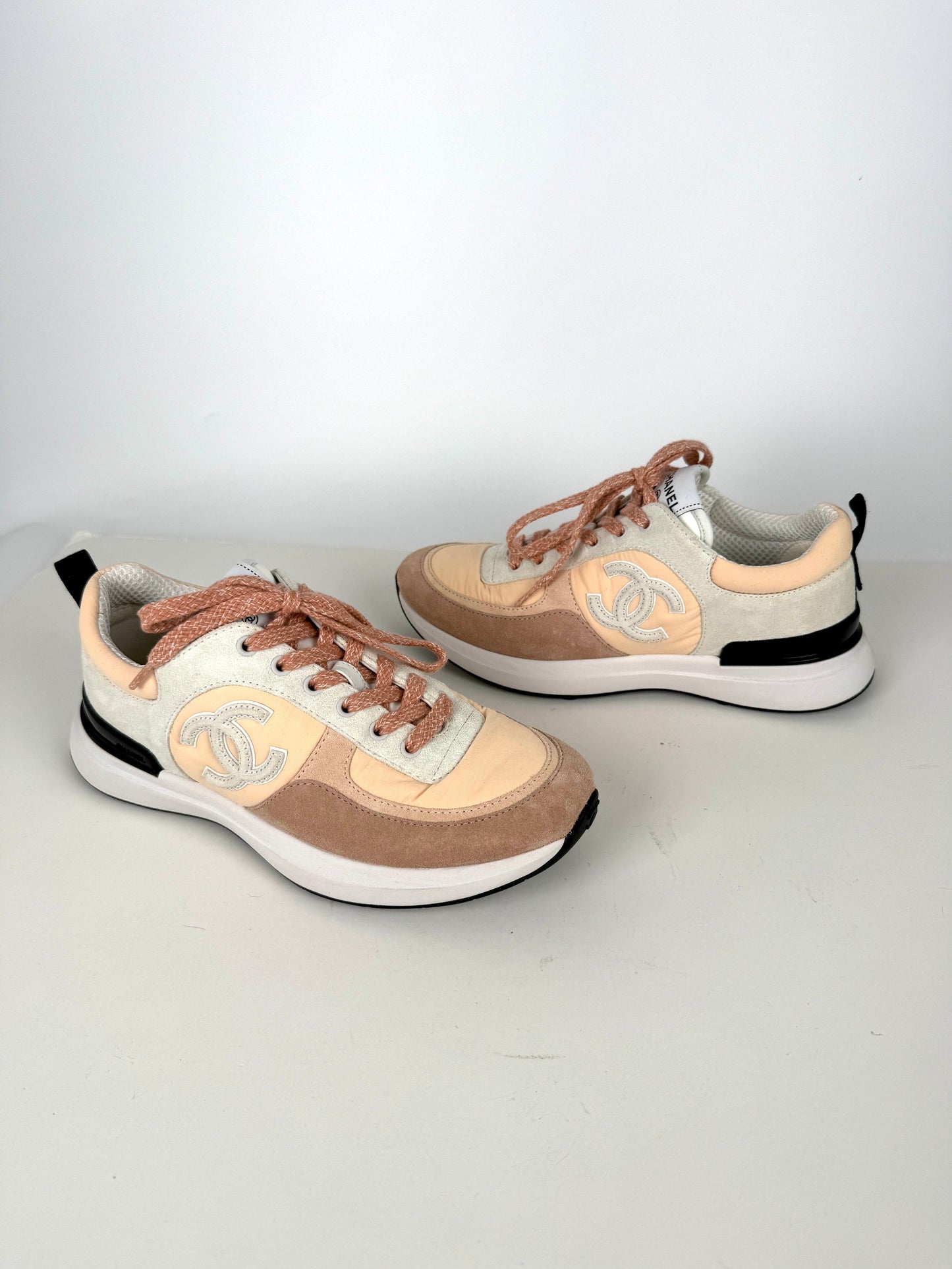 Chanel CC Interlocking Multicolor Logo Light Beige, Gray Sneakers 38, 7