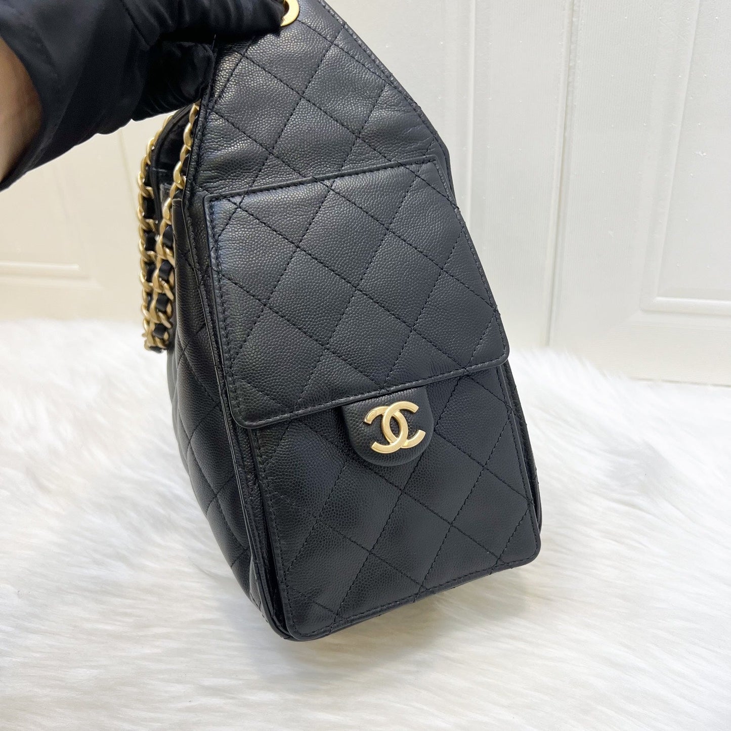 Chanel [Brand New - July 2025] 25 Small Hobo Bag in Black Caviar and AGHW (Model: )