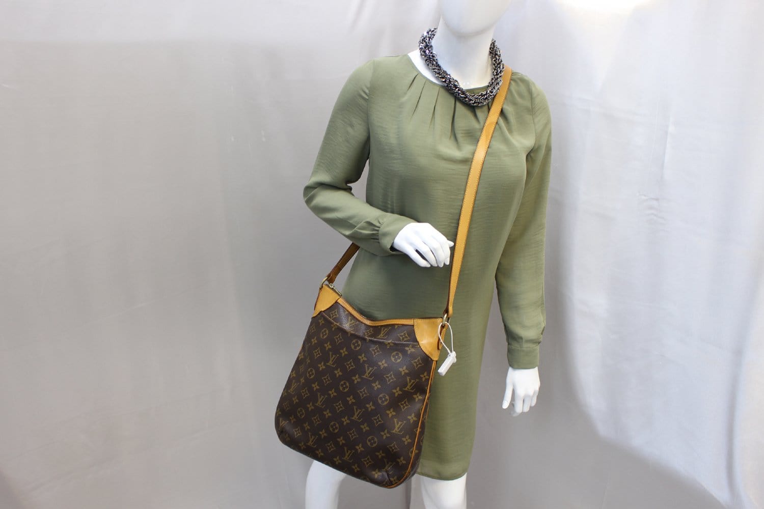 Louis Odeon Mm Crossbody Bag Canvas Monogram Bag E4098