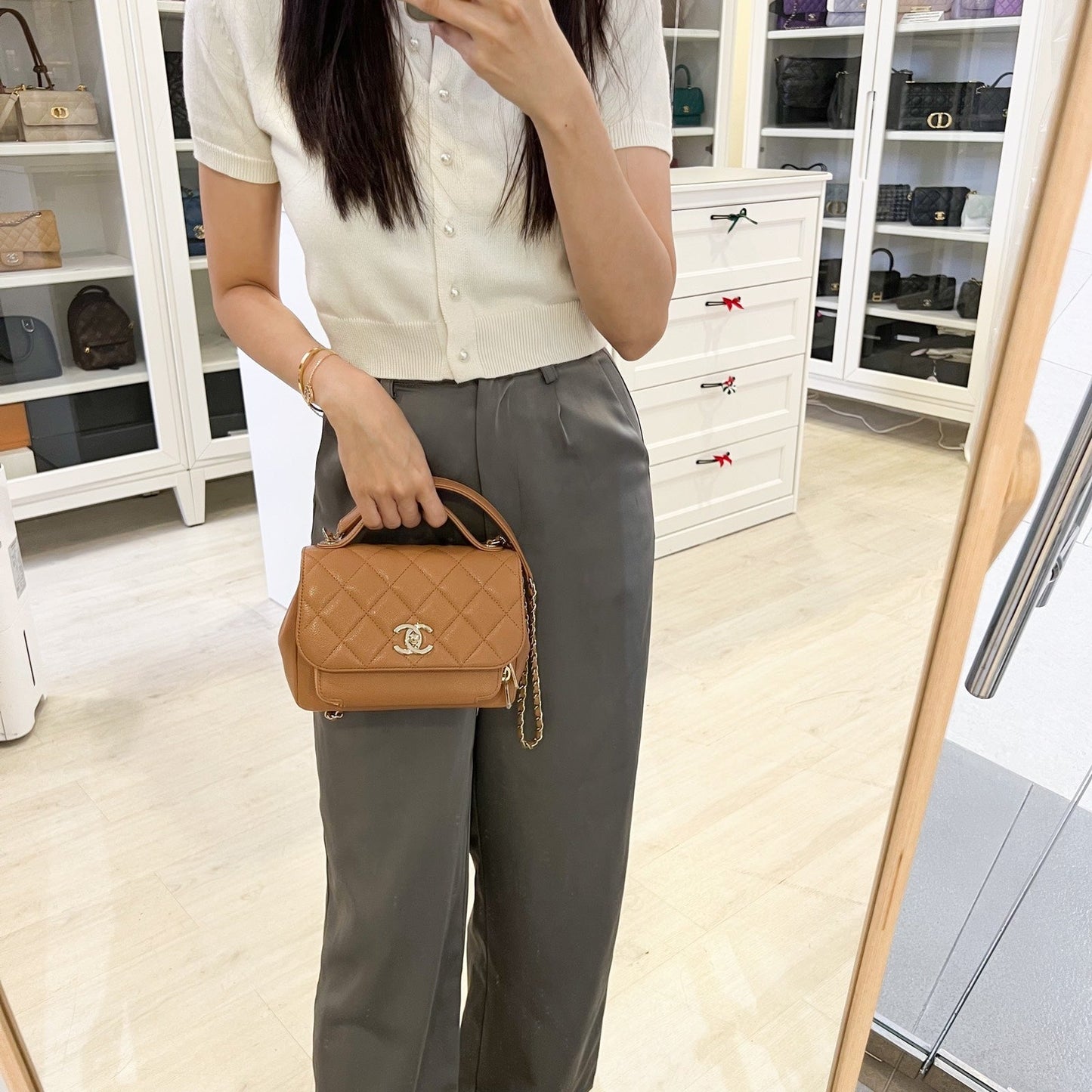 Chanel Small Business Affinity Flap in Caramel Caviar and LGHW (Model: ) Accessory