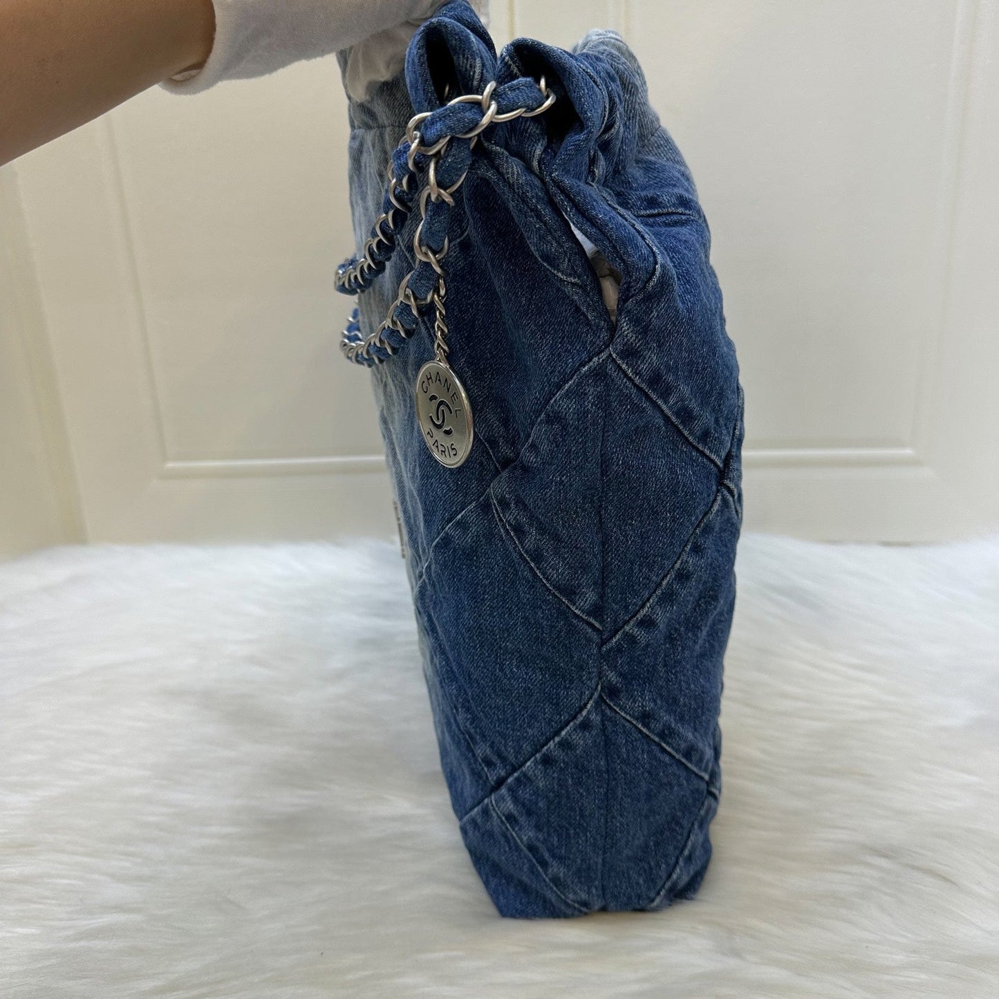 Chanel 22 Medium Hobo Bag in Denim Fabric and SHW (Model: )