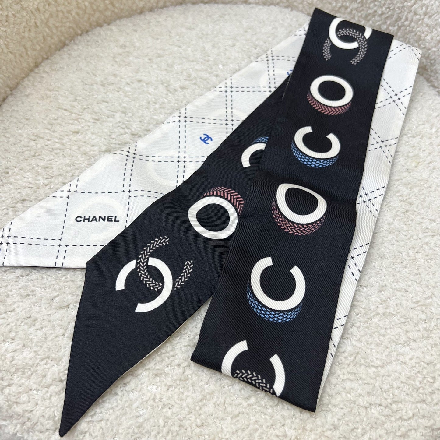 Chanel COCO Bandeau in Black and White 100% Silk (Model: 8760) Accessory