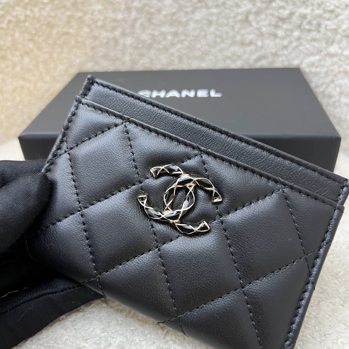 Chanel Seasonal Flat Card Holder in Black Lambskin (Model: )