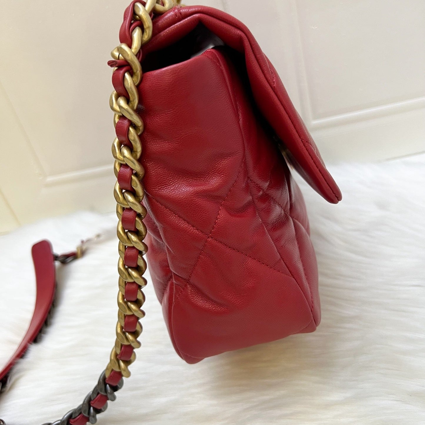 Chanel 19 Medium / Large Flap in Red Lambskin and 3-tone HW (Model: ) Accessory