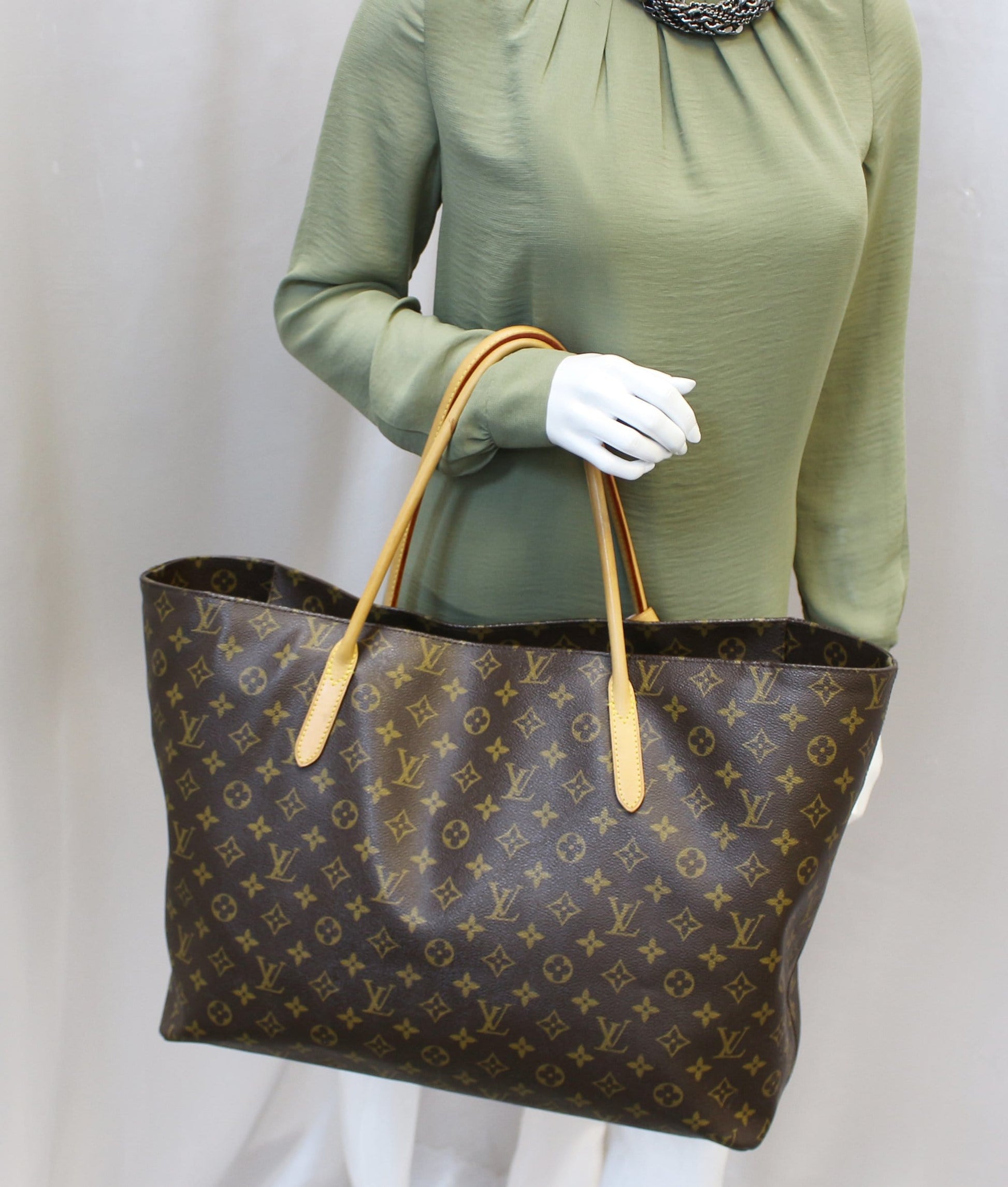 Louis Raspail Gm Shoulder Bag Canvas Monogram