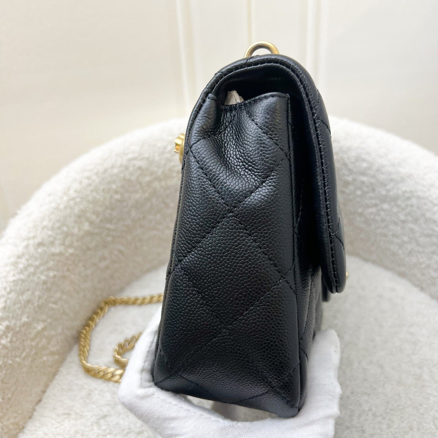 Chanel / Heart Adjustable Chain Small / Medium Flap Bag in Black Caviar AGHW (Model: )