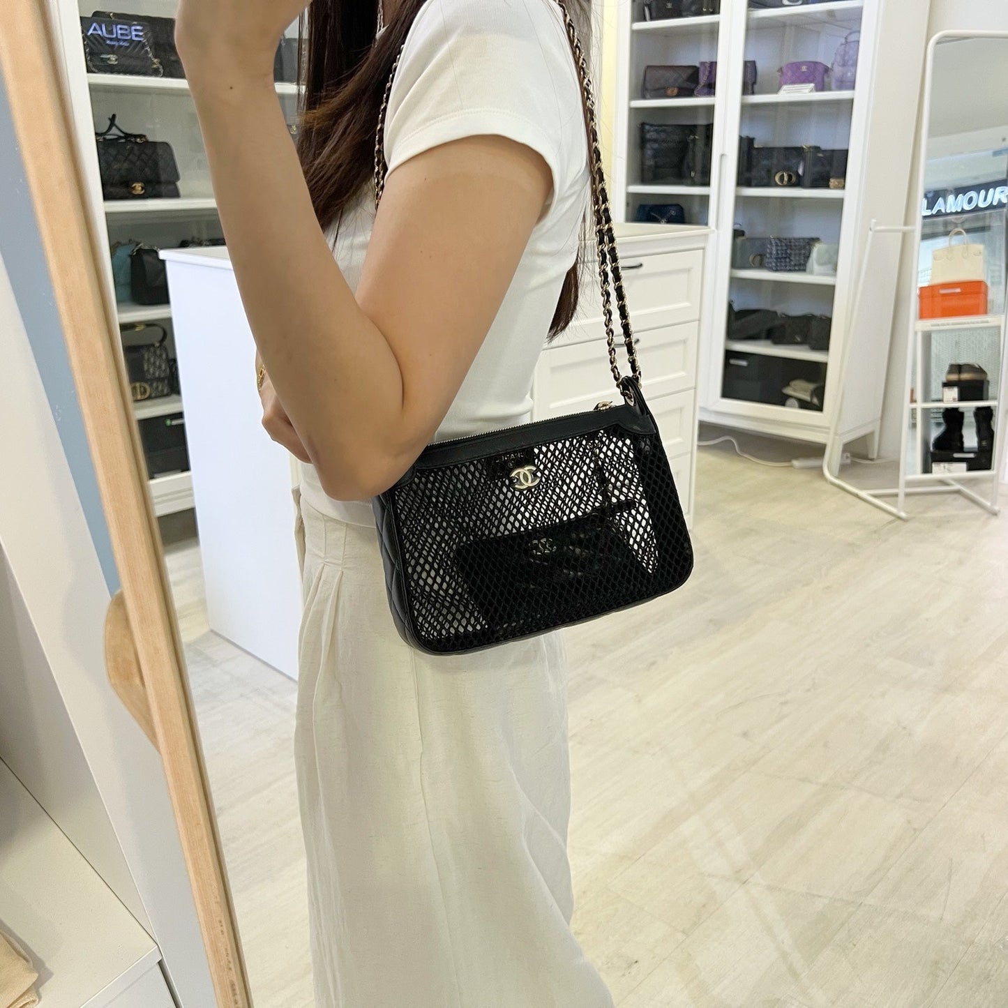 Clutch on Chain in Black Mesh and LGHW (Model: ) Classic