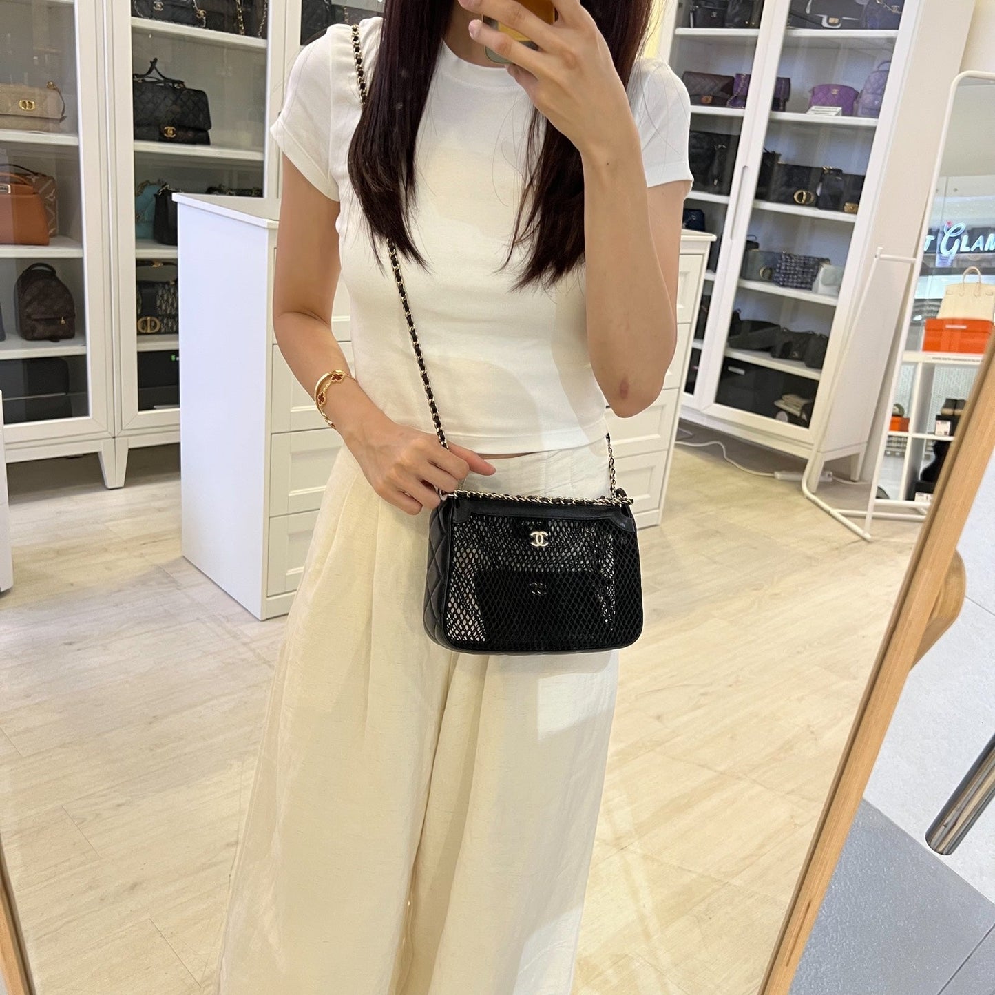 Clutch on Chain in Black Mesh and LGHW (Model: ) Classic