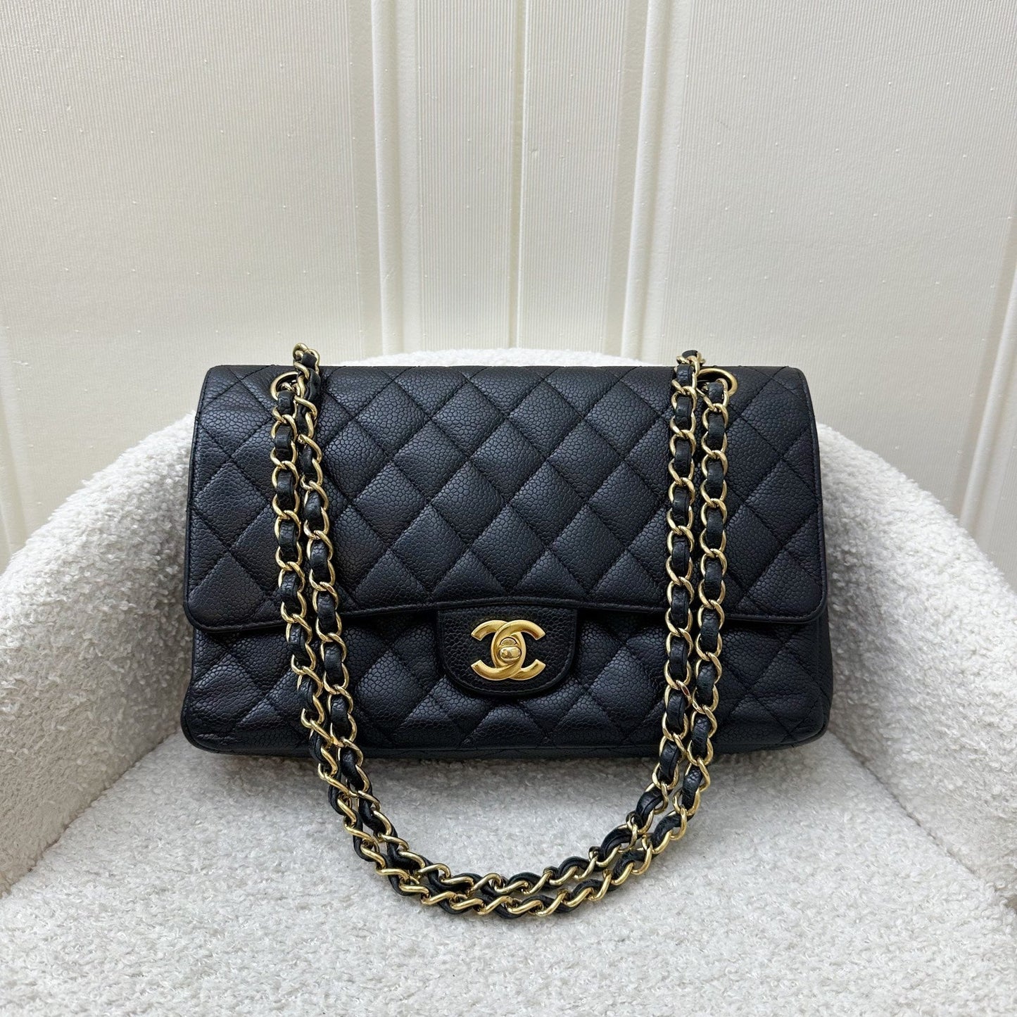 Chanel Medium Classic Flap CF in Black Caviar GHW Accessory