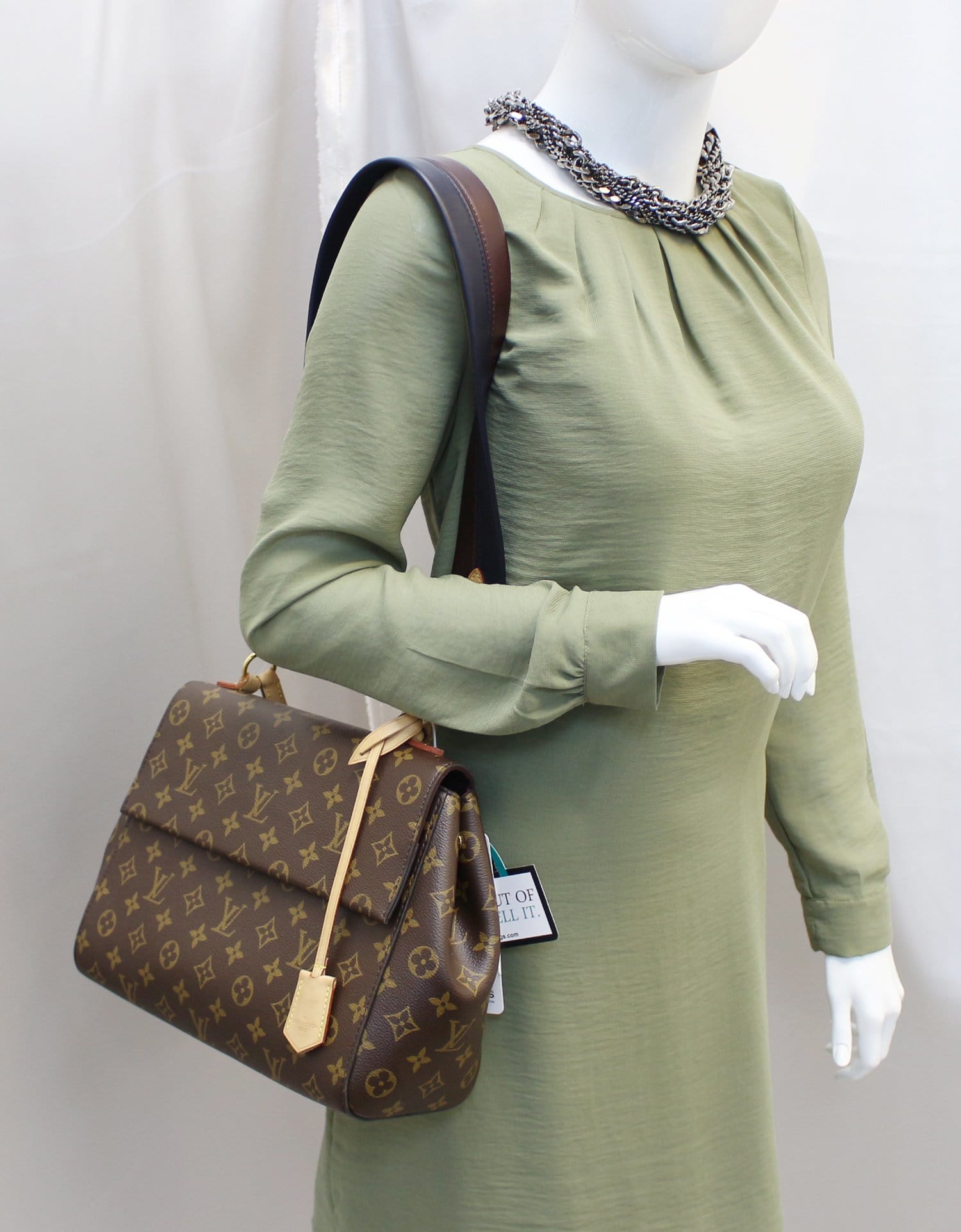 Louis Cluny Mm Shoulder Bag Canvas Monogram