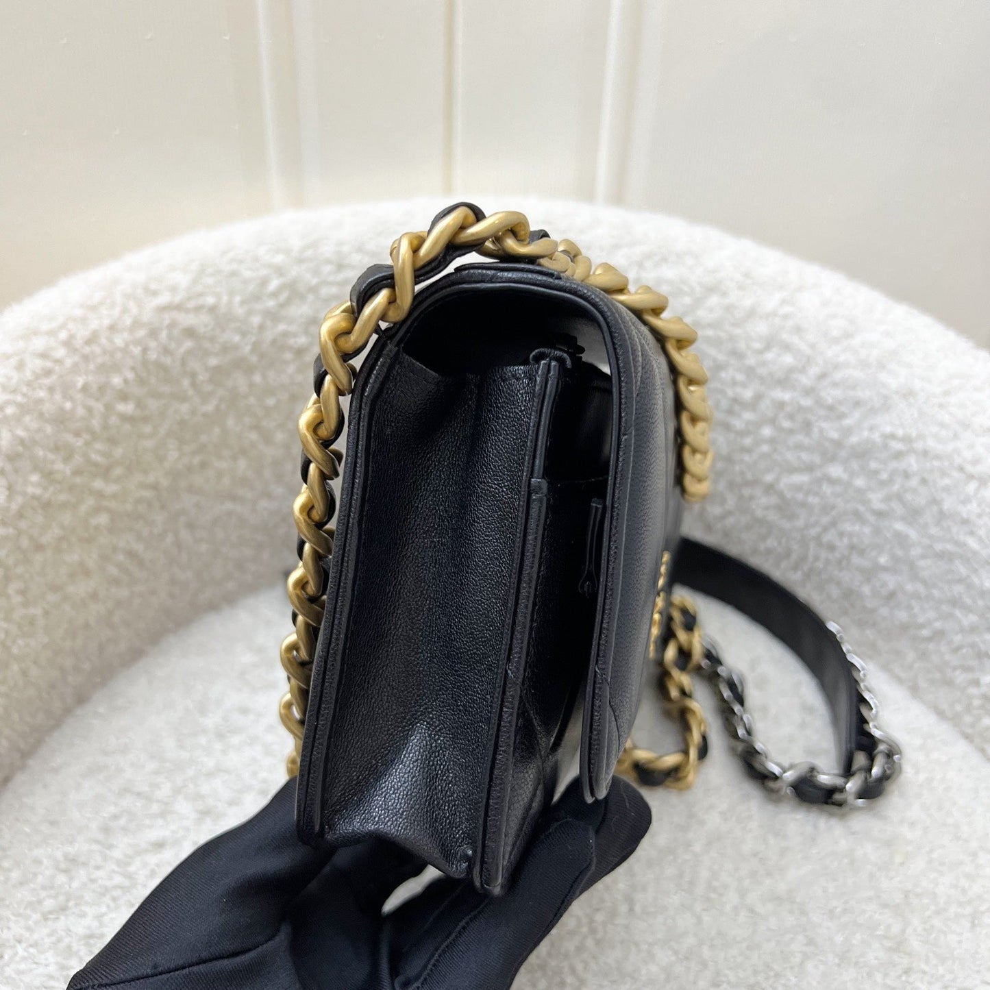 19 Wallet on Chain WOC in Black Lambskin and 3-Tone HW (Model: ) Bag Signature