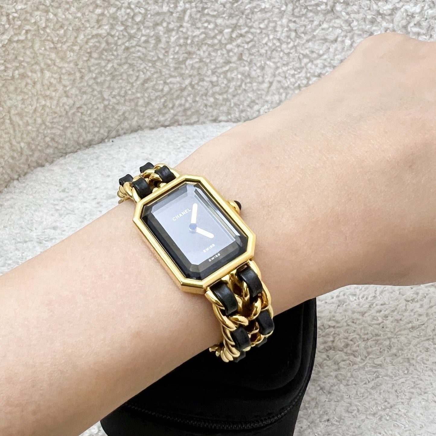 Chanel Premiere Watch in Gold Plated HW and Black Leather Size S